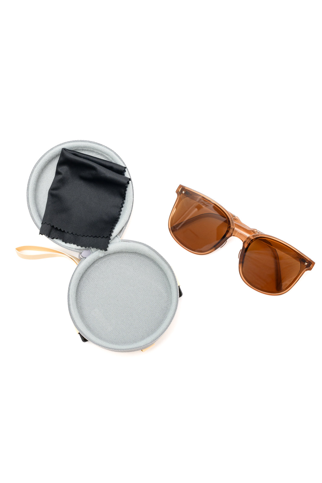 Collapsible Girlfriend Sunnies & Case in Champagne - 8/7/2023