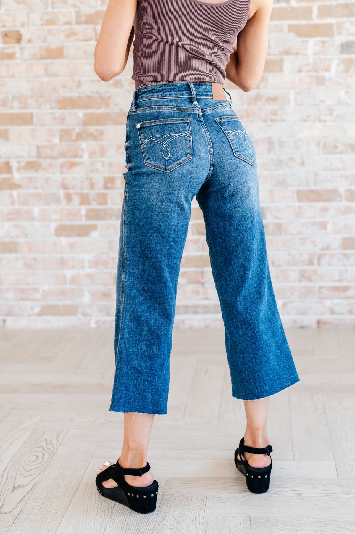 Hayes High Rise Wide Leg Crop Jeans - 6/8/2023