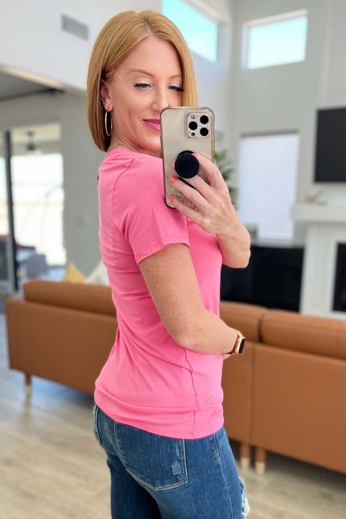 V-Neck Slim Short Sleeve Top in Pink - 8/2/2023