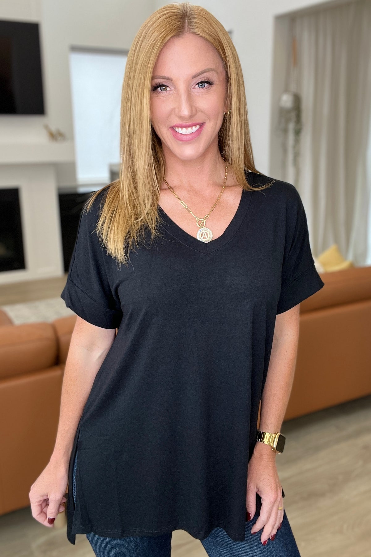 V-Neck Cuffed Sleeve Hi-Low Hem Top in Black - 8/16/2023