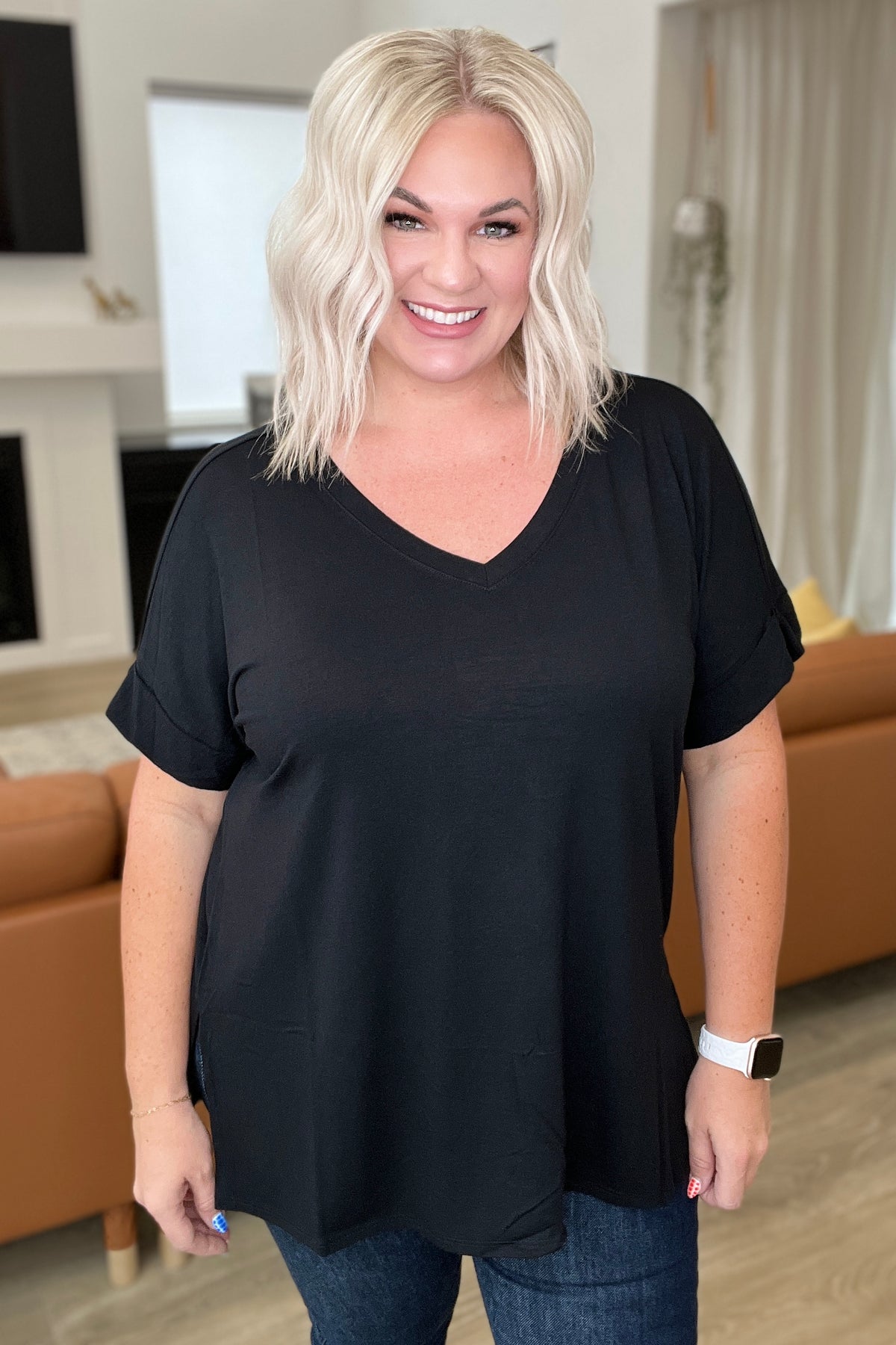 V-Neck Cuffed Sleeve Hi-Low Hem Top in Black - 8/16/2023
