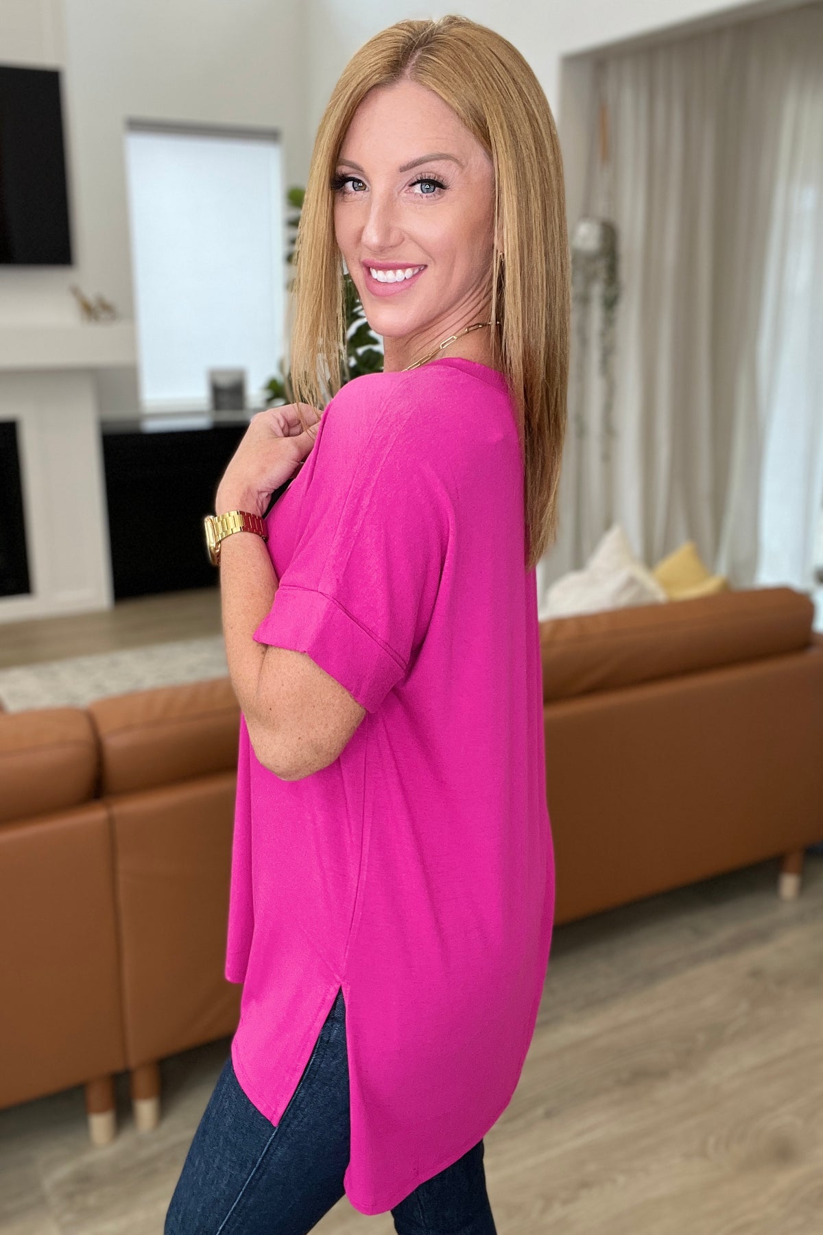V-Neck Cuffed Sleeve Hi-Low Hem Top in Magenta - 8/16/2023