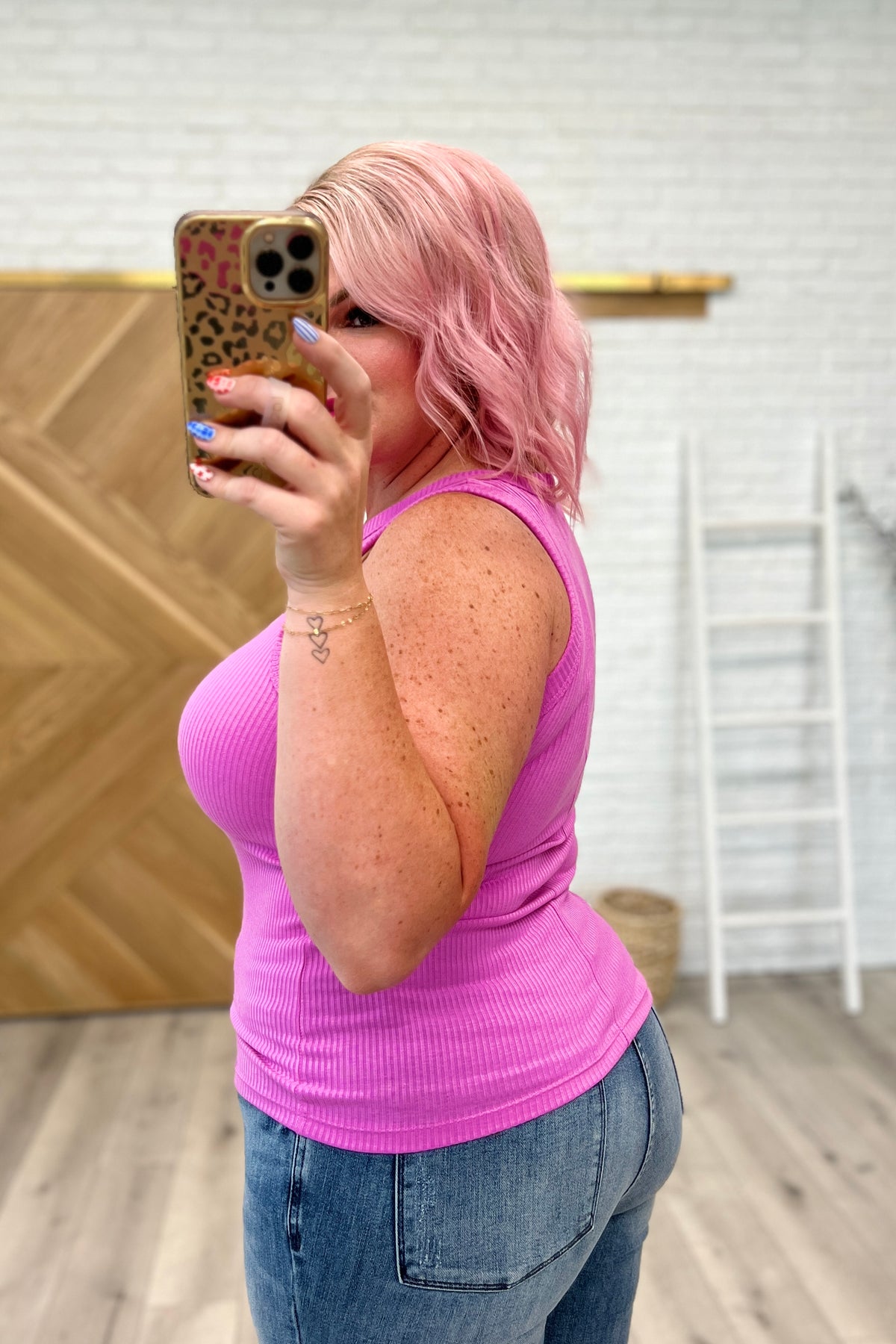 Ribbed Scoop Tank Top in Bright Mauve - 8/2/2023