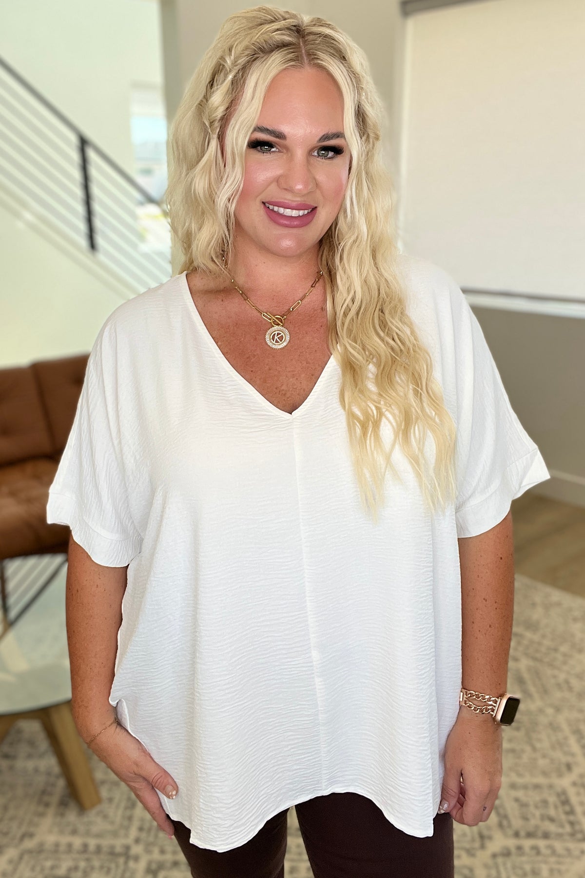 Crinkle Woven V-Neck Dolman Sleeve Top in Off White - 10/11/2023