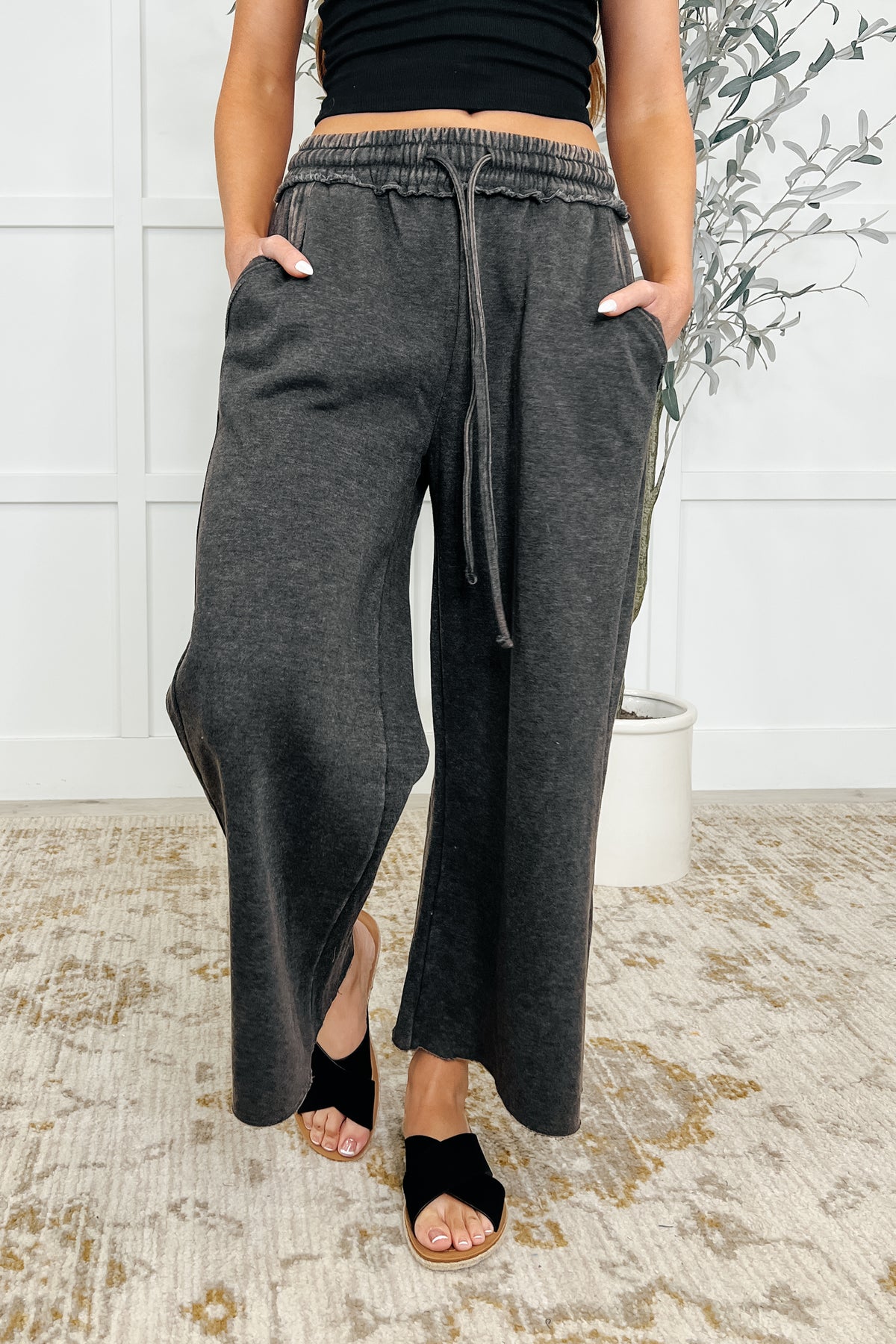 In or Out Wide Leg Cropped Pants Ash Black - 5/7/2025