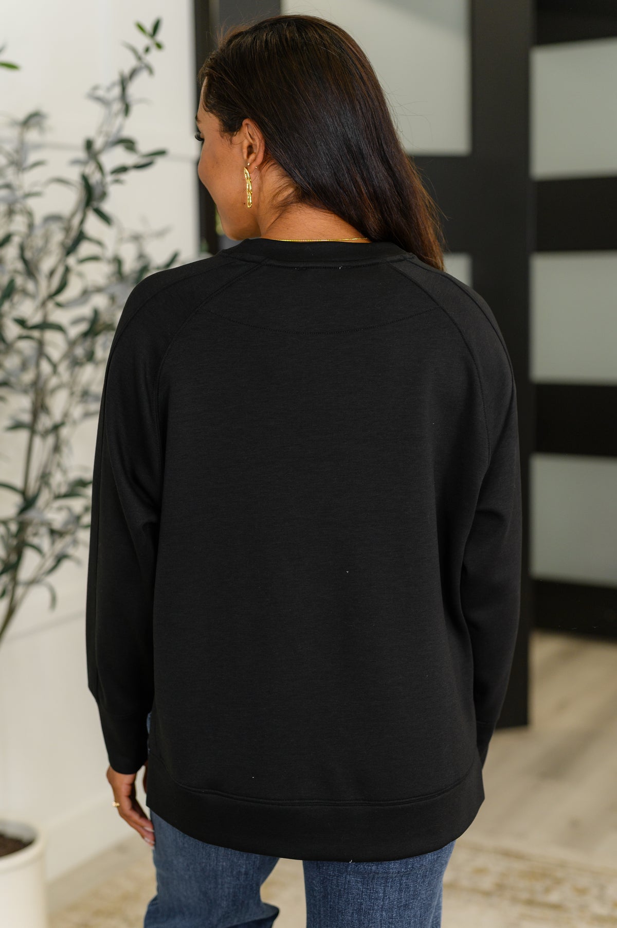 It's The Little Things Relaxed Scuba Pullover in Black - 8/7/2025