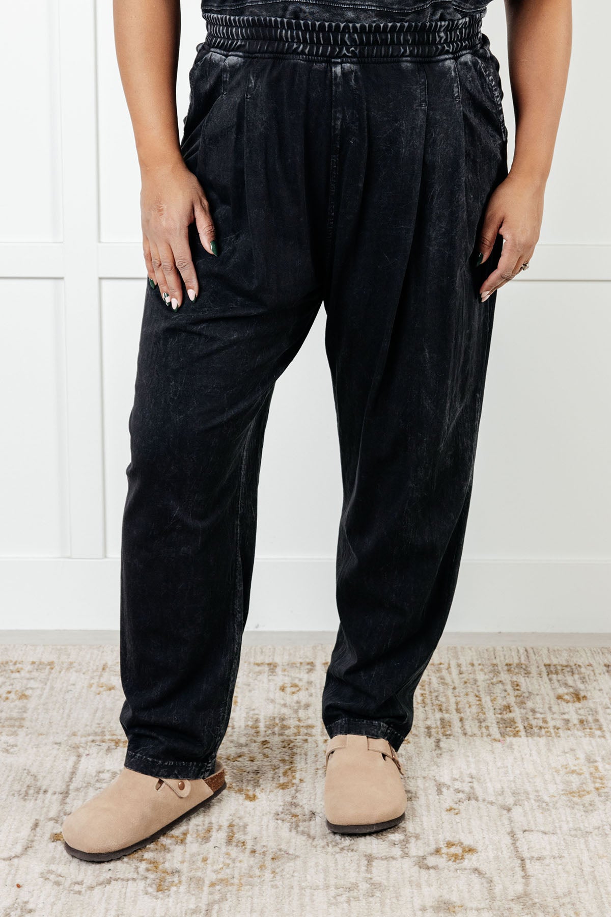 Limber Up Straight Leg Sweats in Black - 1/2/2025
