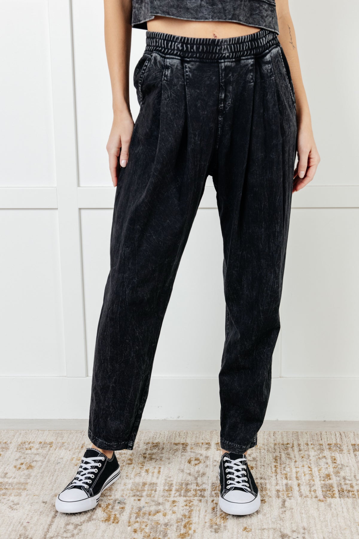 Limber Up Straight Leg Sweats in Black - 1/2/2025