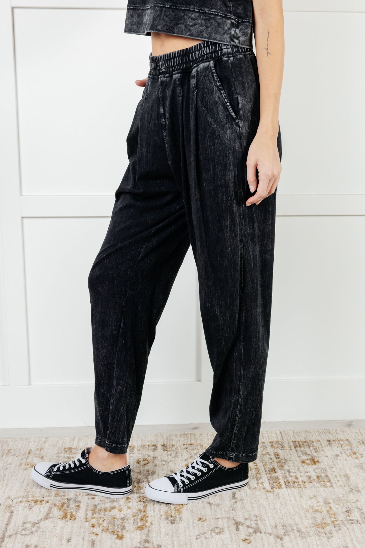 Limber Up Straight Leg Sweats in Black - 1/2/2025