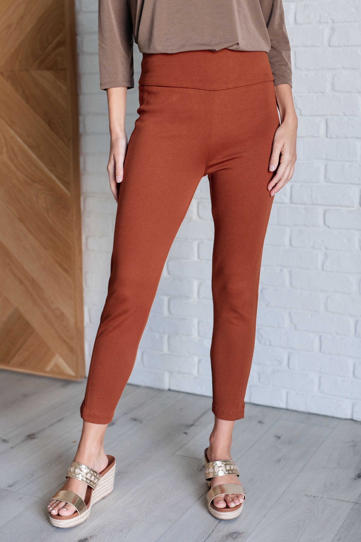 Magic Ankle Crop Skinny Pants in Rust - 9/8/2025