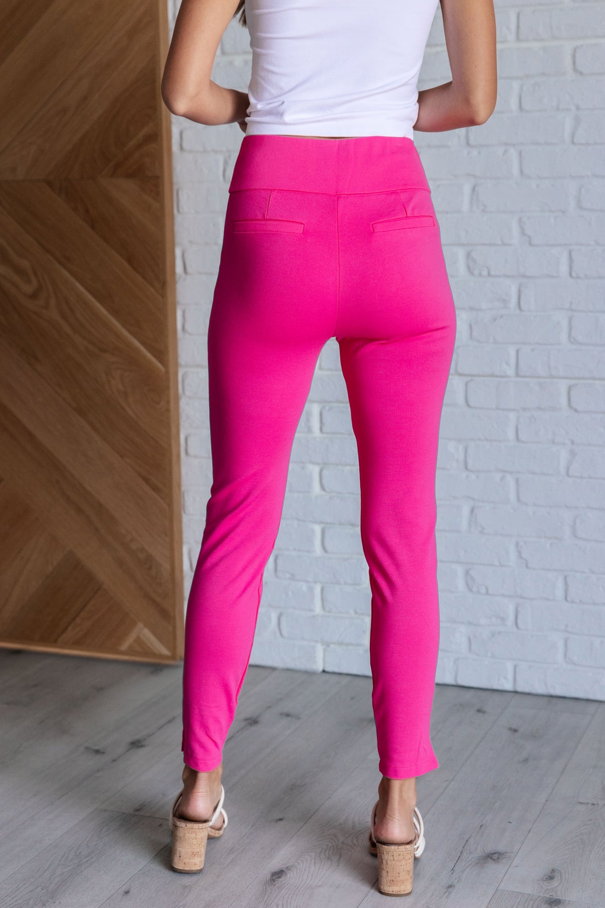 Magic Skinny 28" Pants in Hot Pink - 10/13/2025