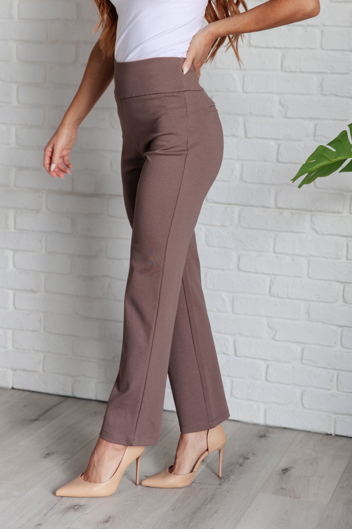 Magic Straight Pants in Dark Mocha - 9/15/2025