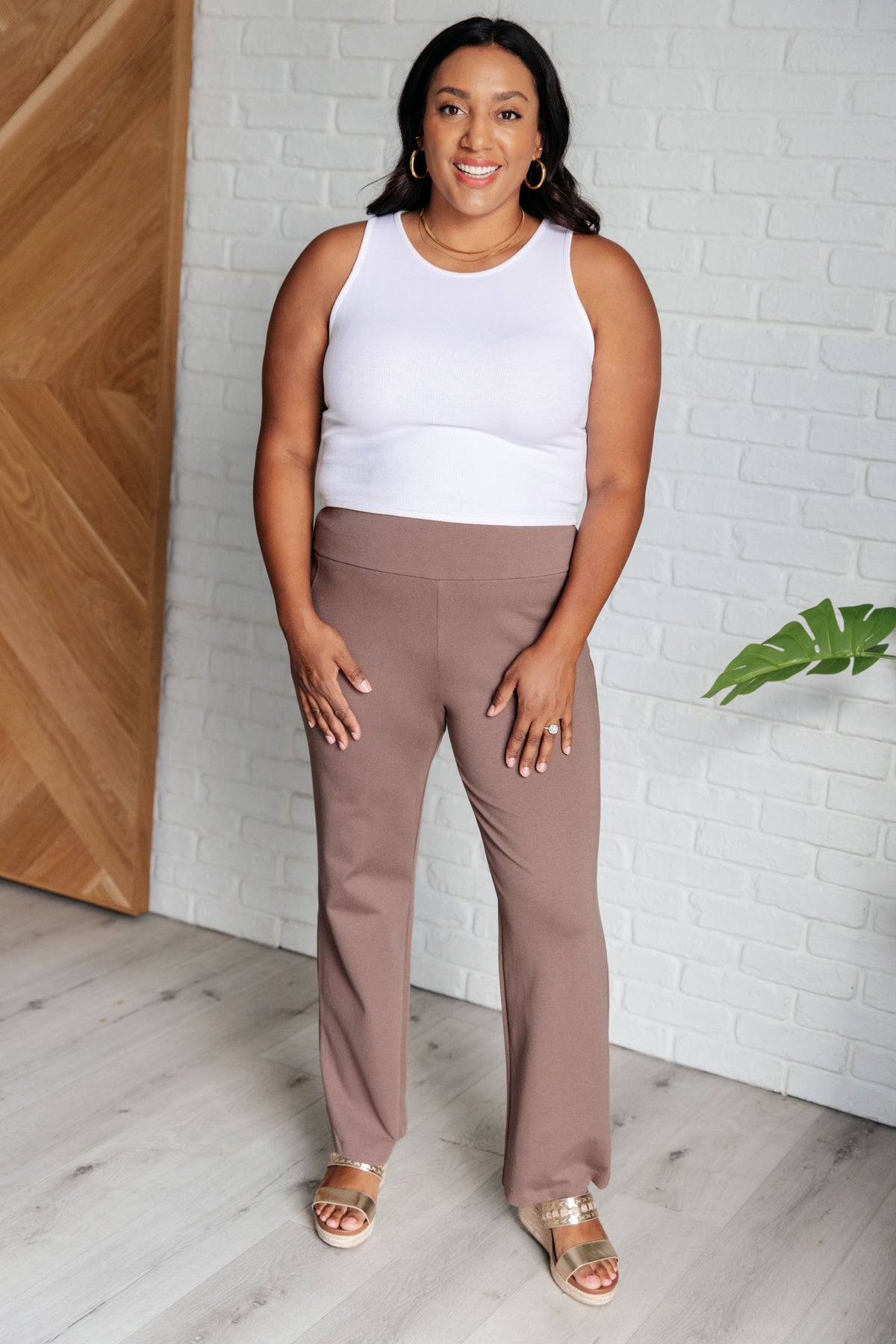 Magic Straight Pants in Dark Mocha - 9/15/2025