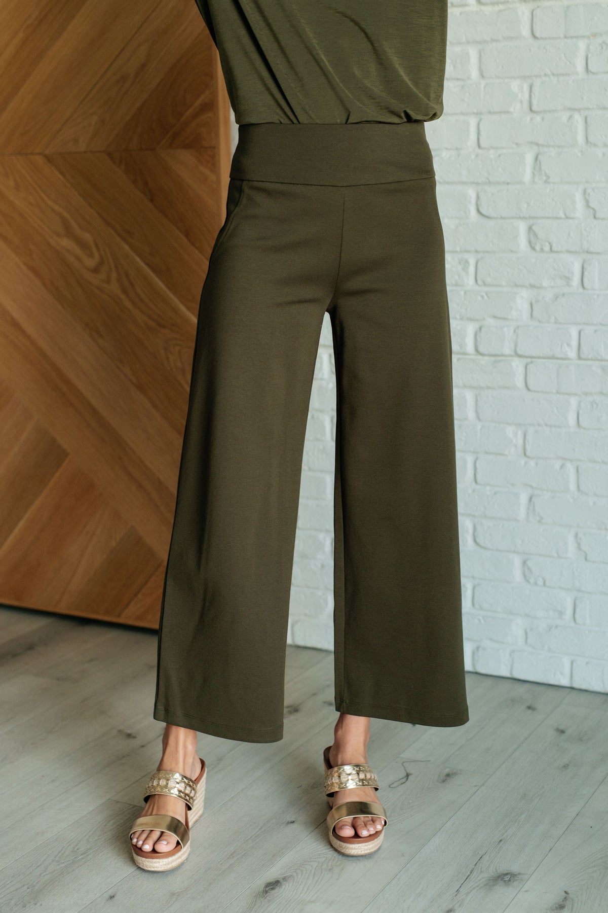 Magic Wide Leg Crop Pants in Olive - 9/22/2025