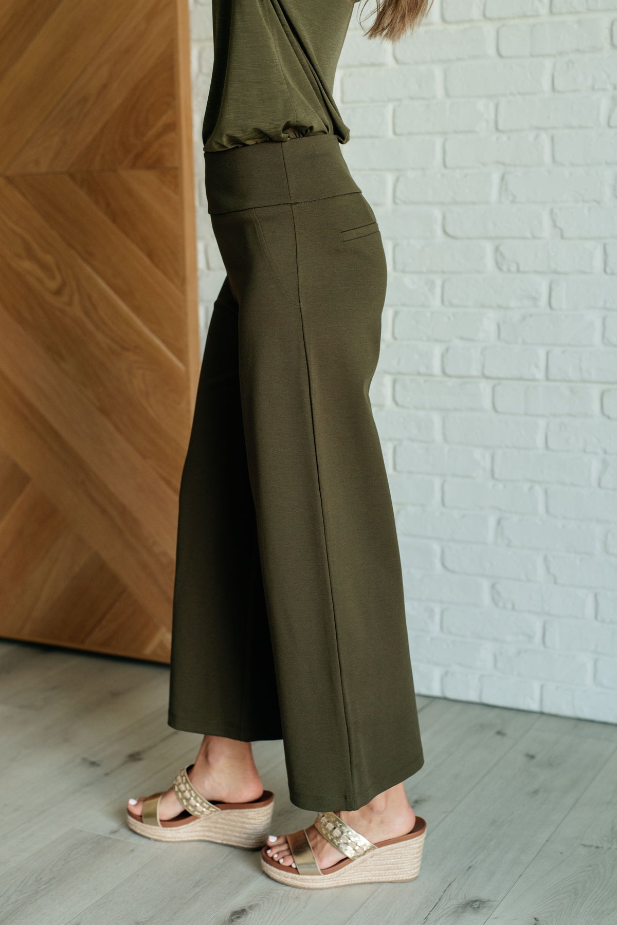 Magic Wide Leg Crop Pants in Olive - 9/22/2025