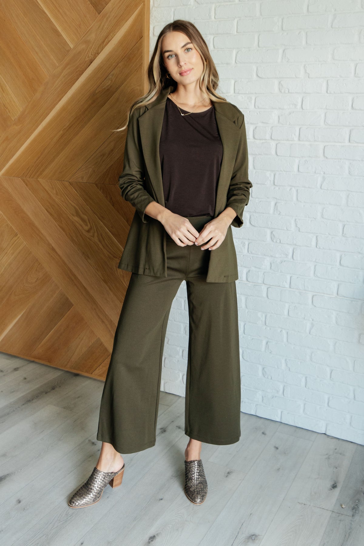 Magic Wide Leg Crop Pants in Olive - 9/22/2025