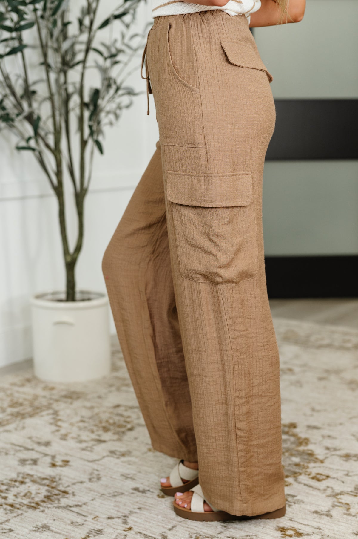 Off Duty Straight Leg Cargo Pants in Tan - 7/18/2025 NEW