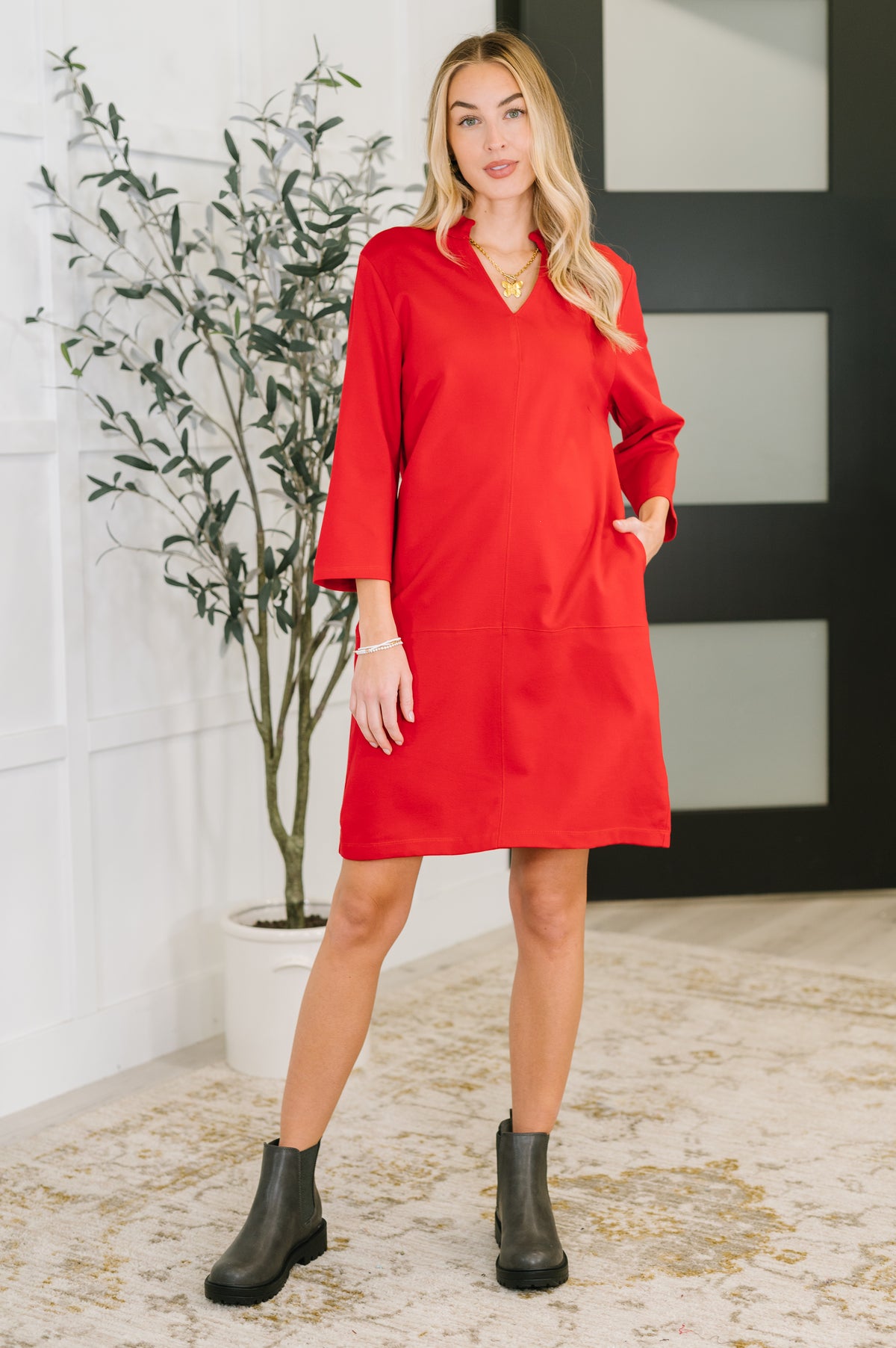 Portfolio Quarter Sleeve Dress in Red - 11/14/2025
