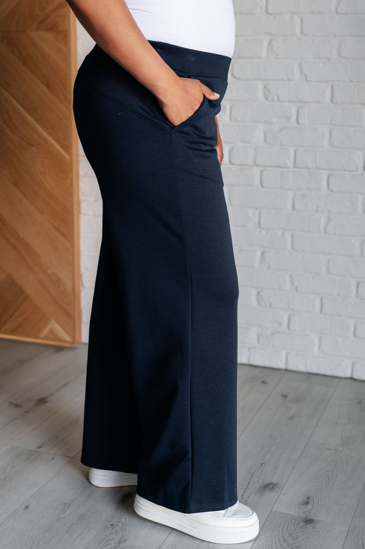 Resort Travel Wide Leg Crop Pant in  Navy - 8/14/2025