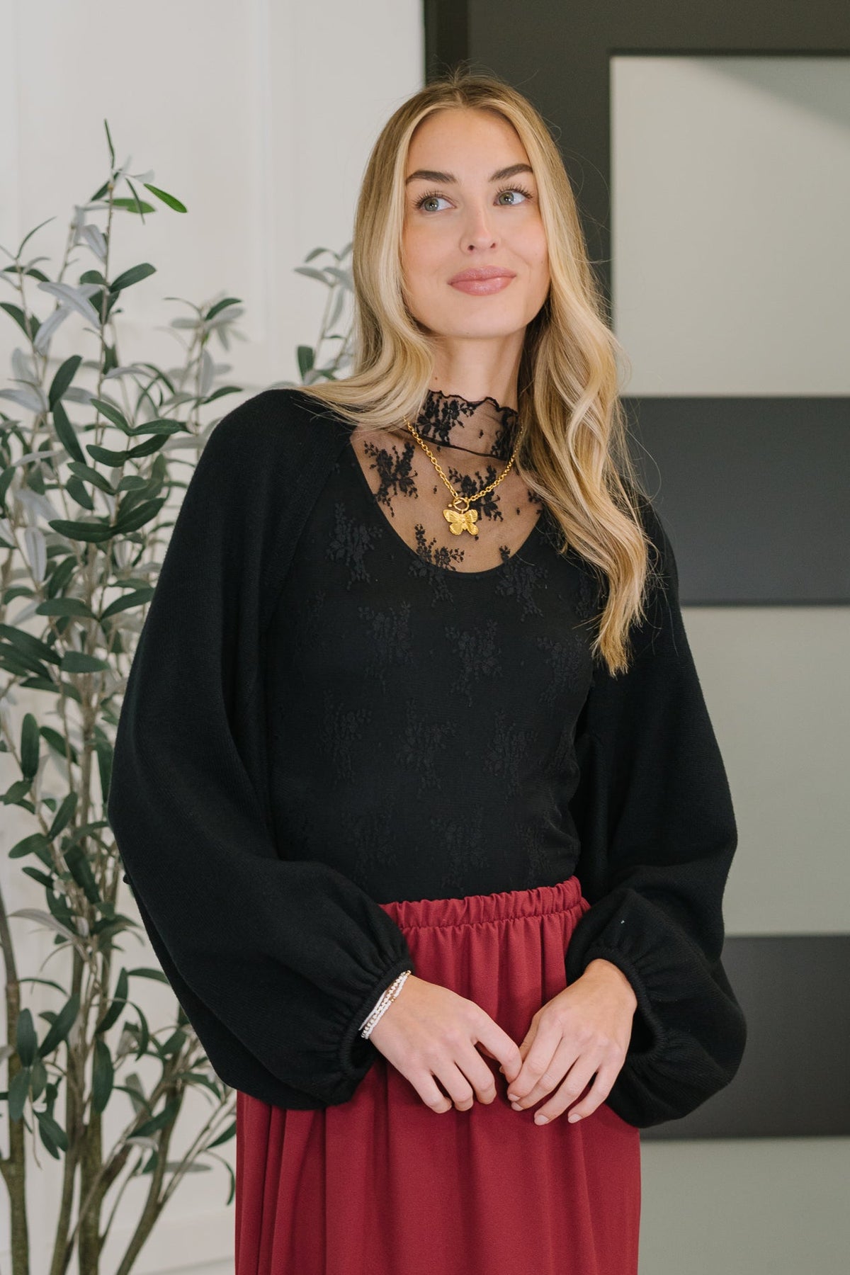 Short But Sweet Shrug in Black - 11/11/2025