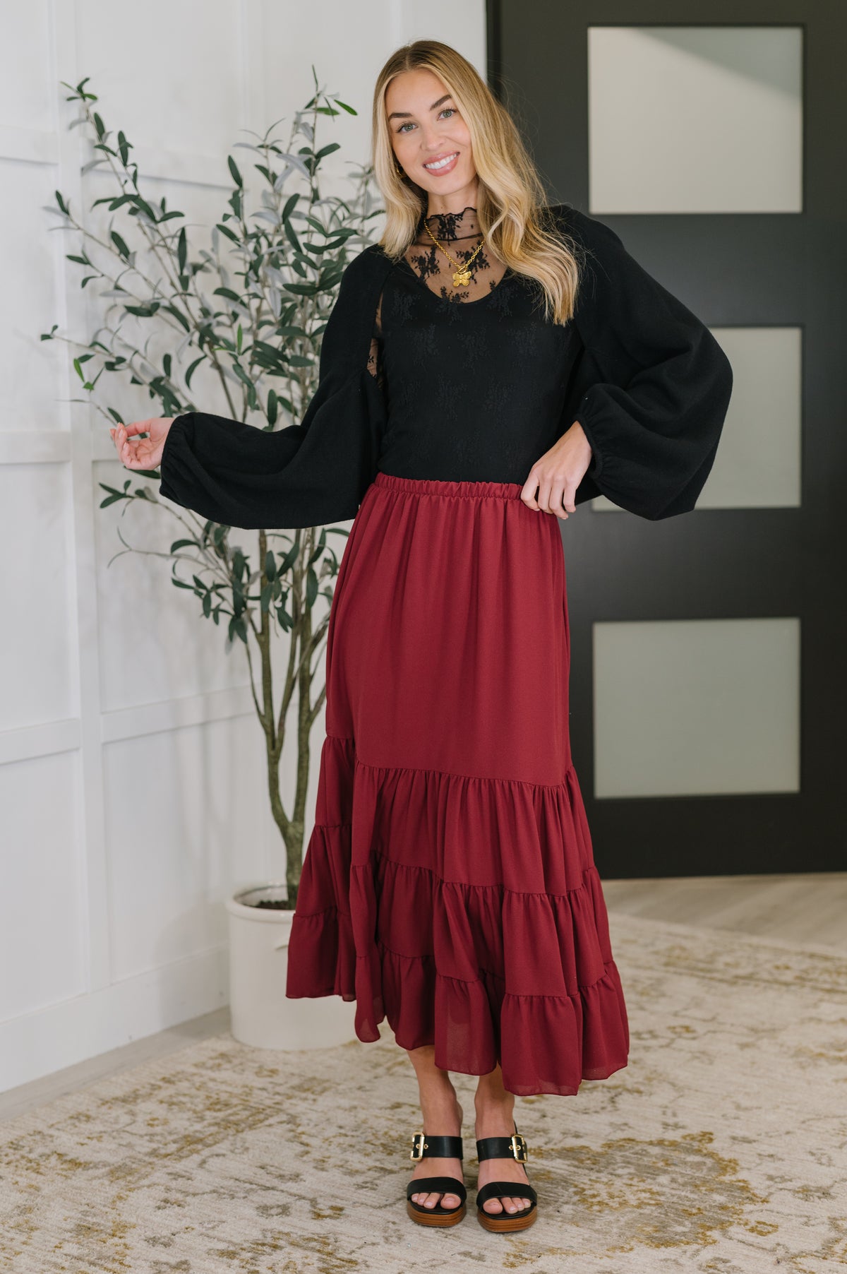 Short But Sweet Shrug in Black - 11/11/2025