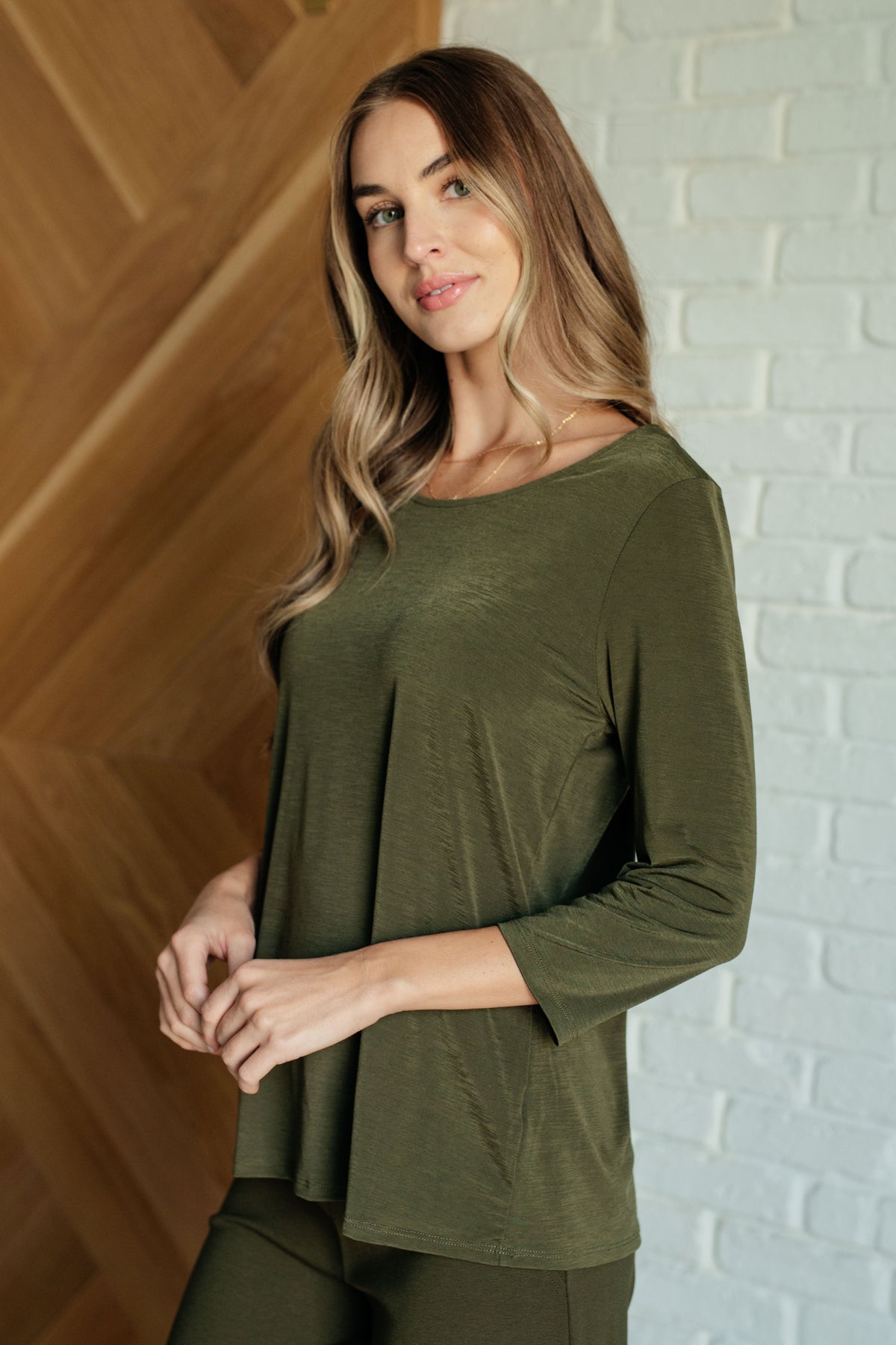 Signature Classic Round Neck Top in Olive - 10/3/2024