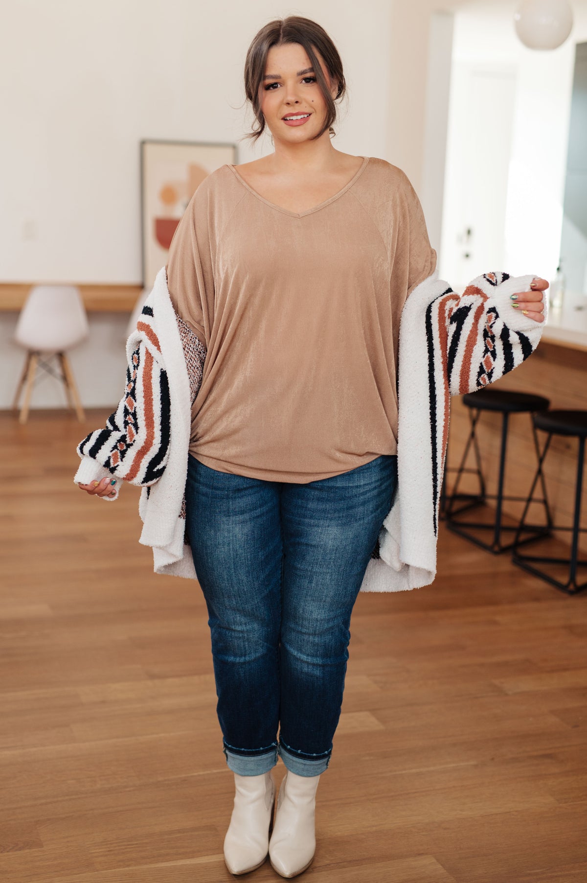 The Realest V-Neck Top - 9/22/2025