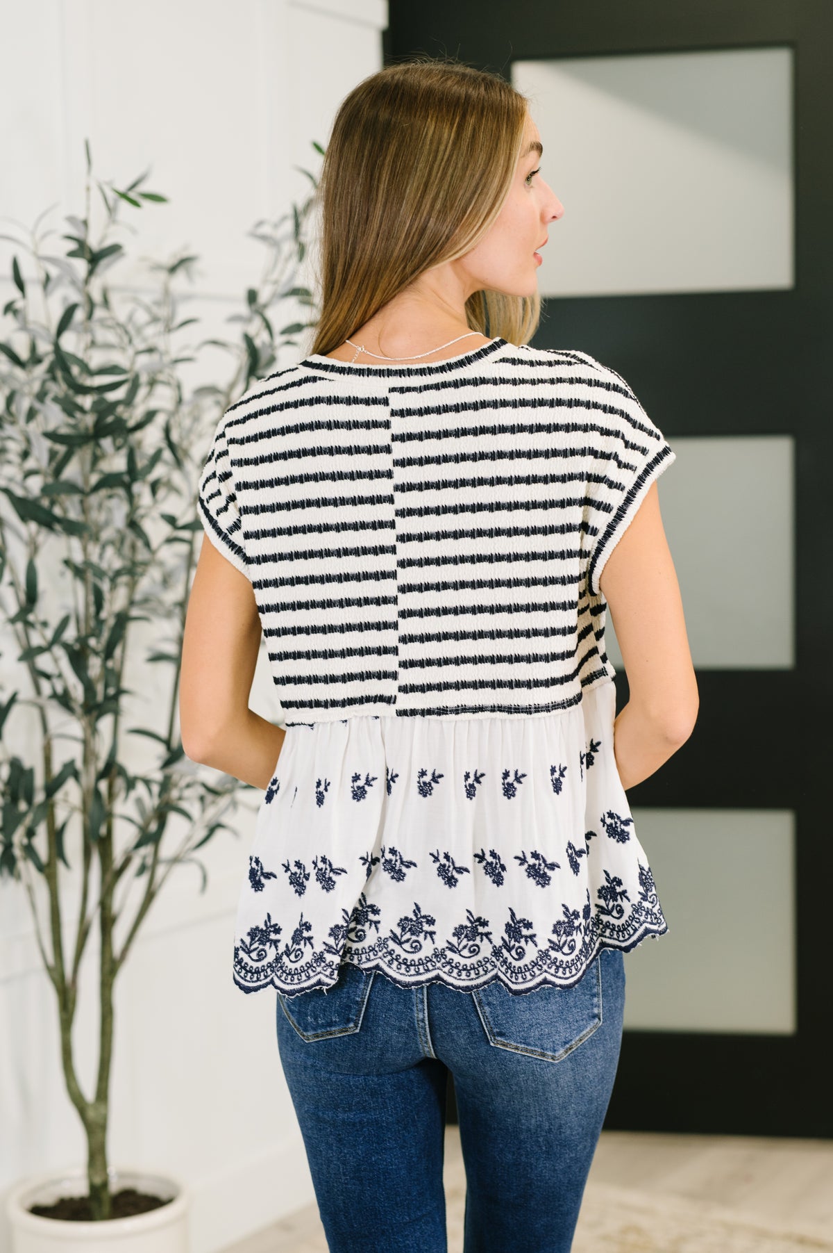 Too Sweet to Share Scalloped Hem Blouse in Ivory and Navy - 7/22/2025 NEW