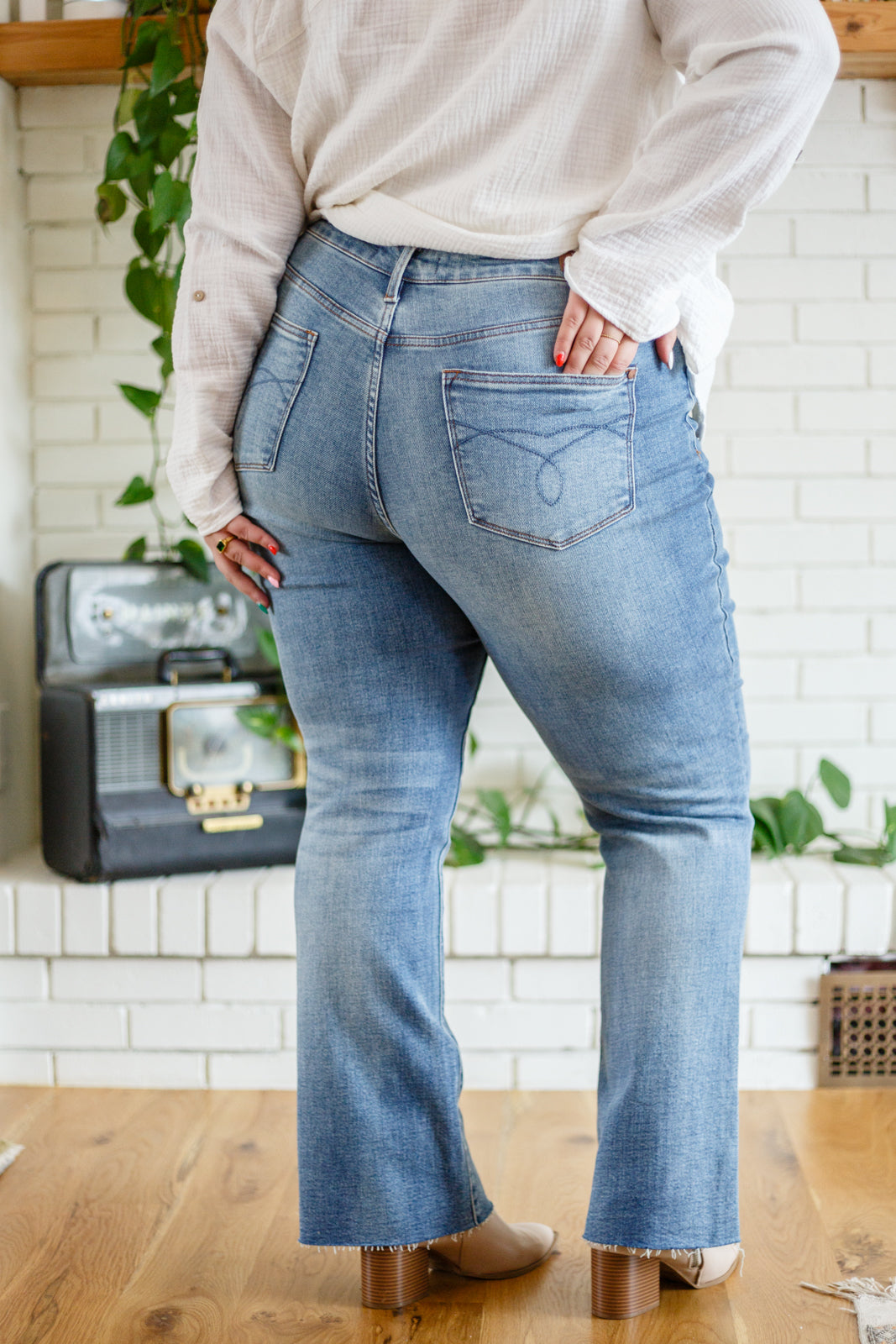 Sabrina Raw Hem Bootcut Jeans - 1/26/2023