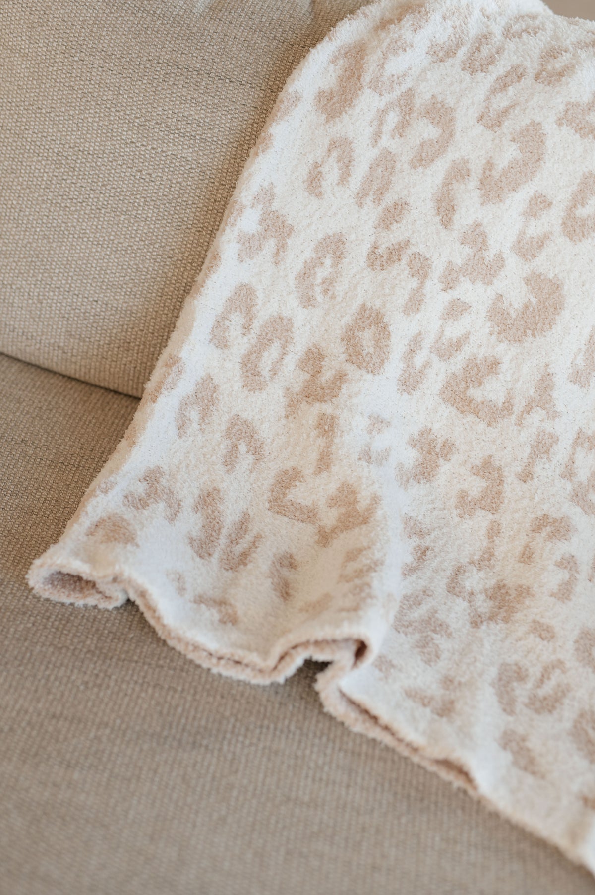 Ari Blanket Single Cuddle Size in Neutral Animal - 9/30/2026