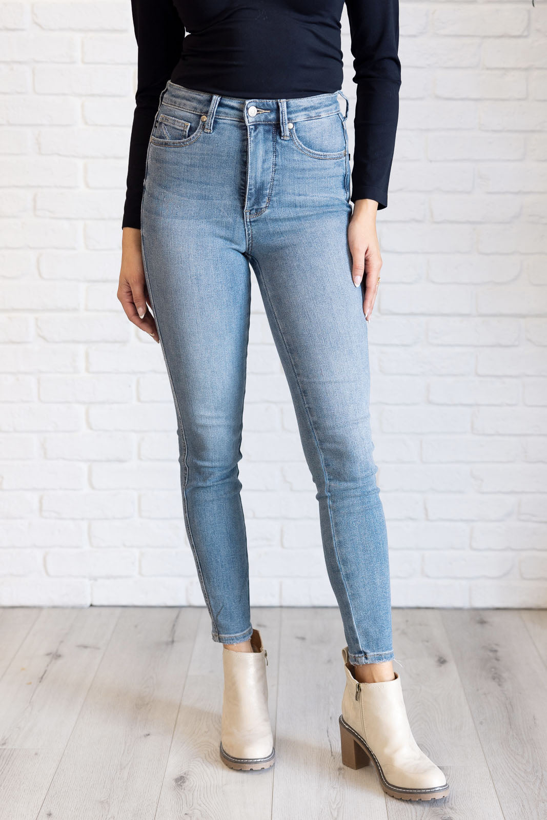 Justine High Rise Control Top Contrast Wash Skinny Jeans - 11/20/2024