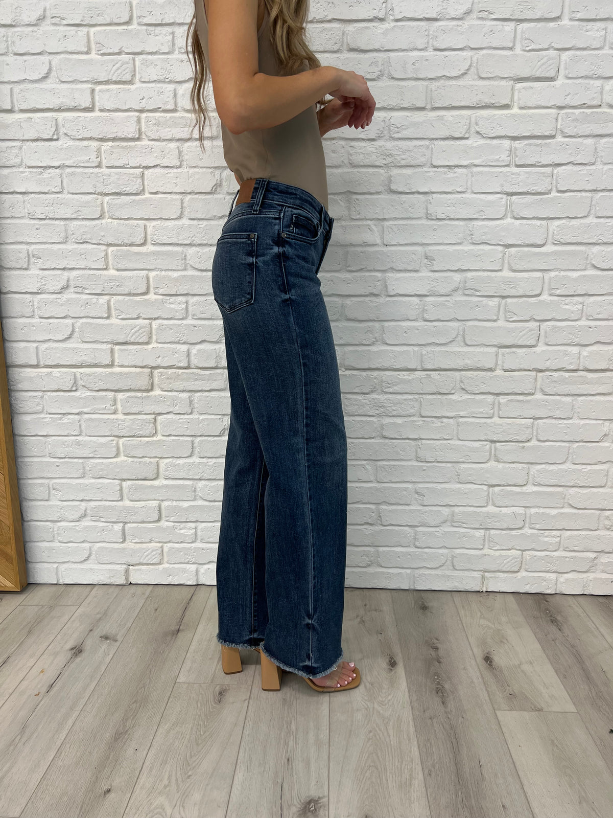 Addie Mid Rise Vintage Wash Wide Leg Jeans - 2/5/2025