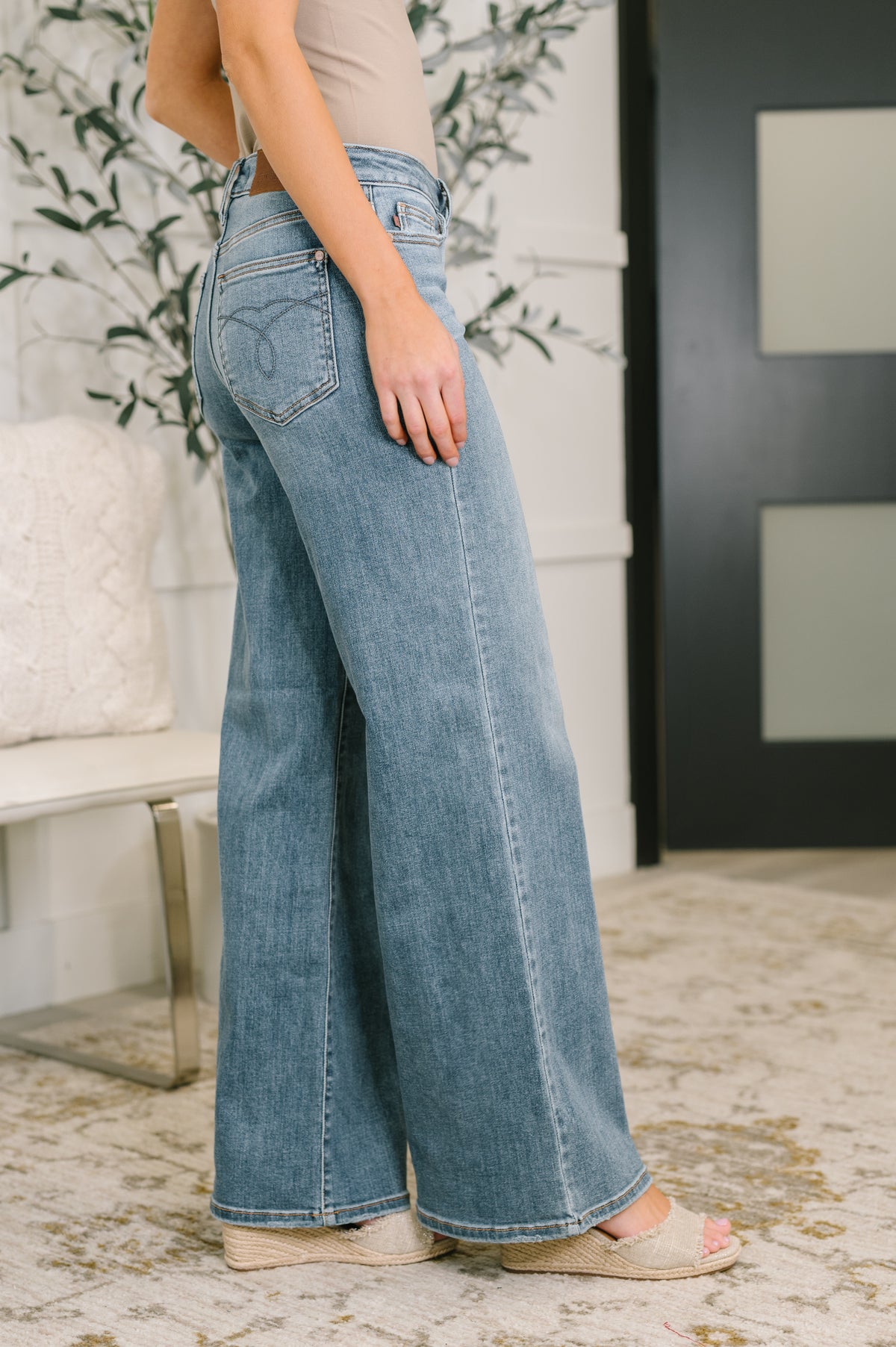 Adrian Mid Rise Retro Wide Leg - 11/19/2025