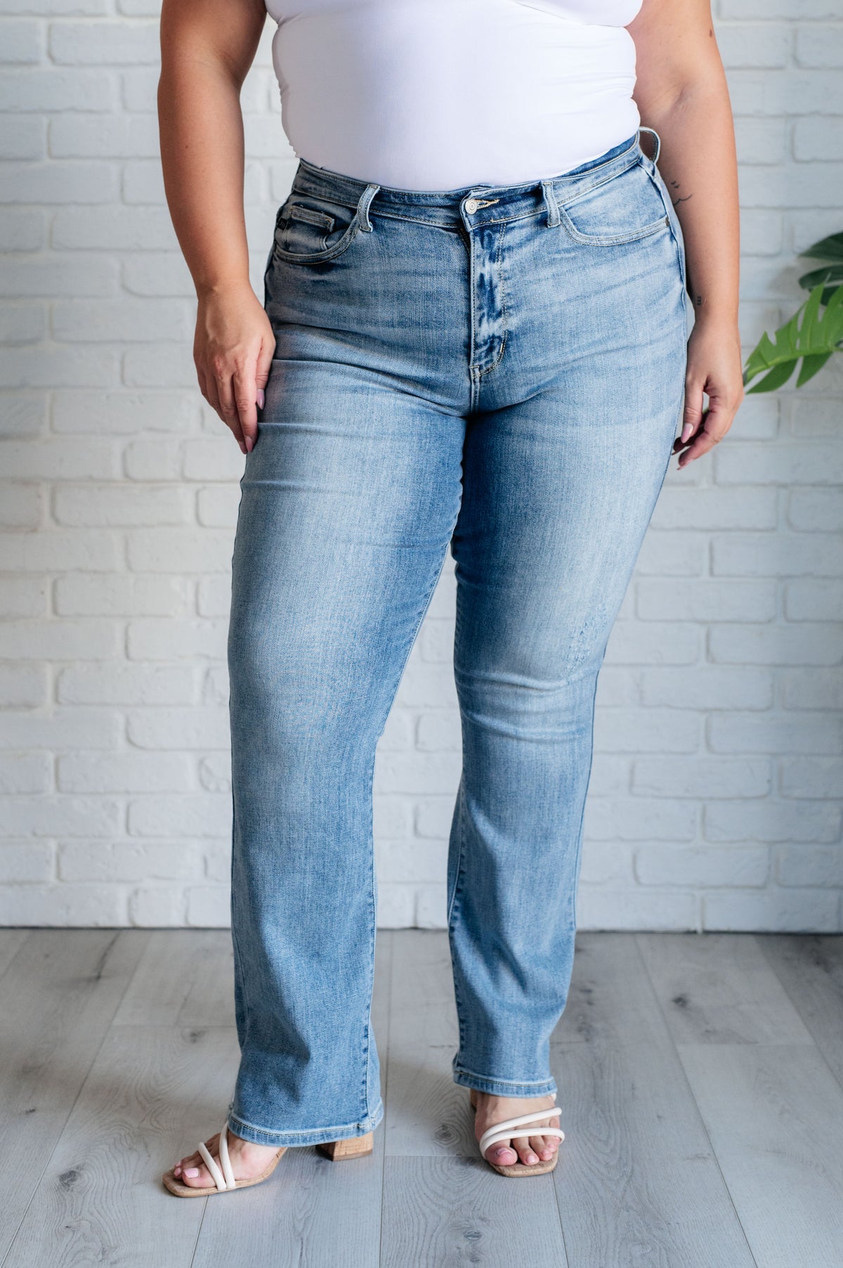 Alana Mid Rise Clean Bootcut Jeans - 8/14/2024