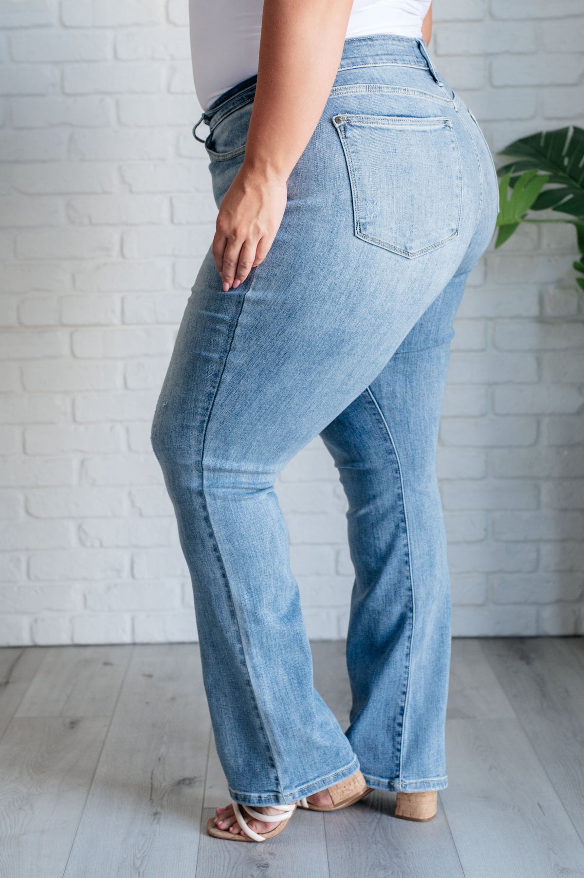 Alana Mid Rise Clean Bootcut Jeans - 8/14/2024