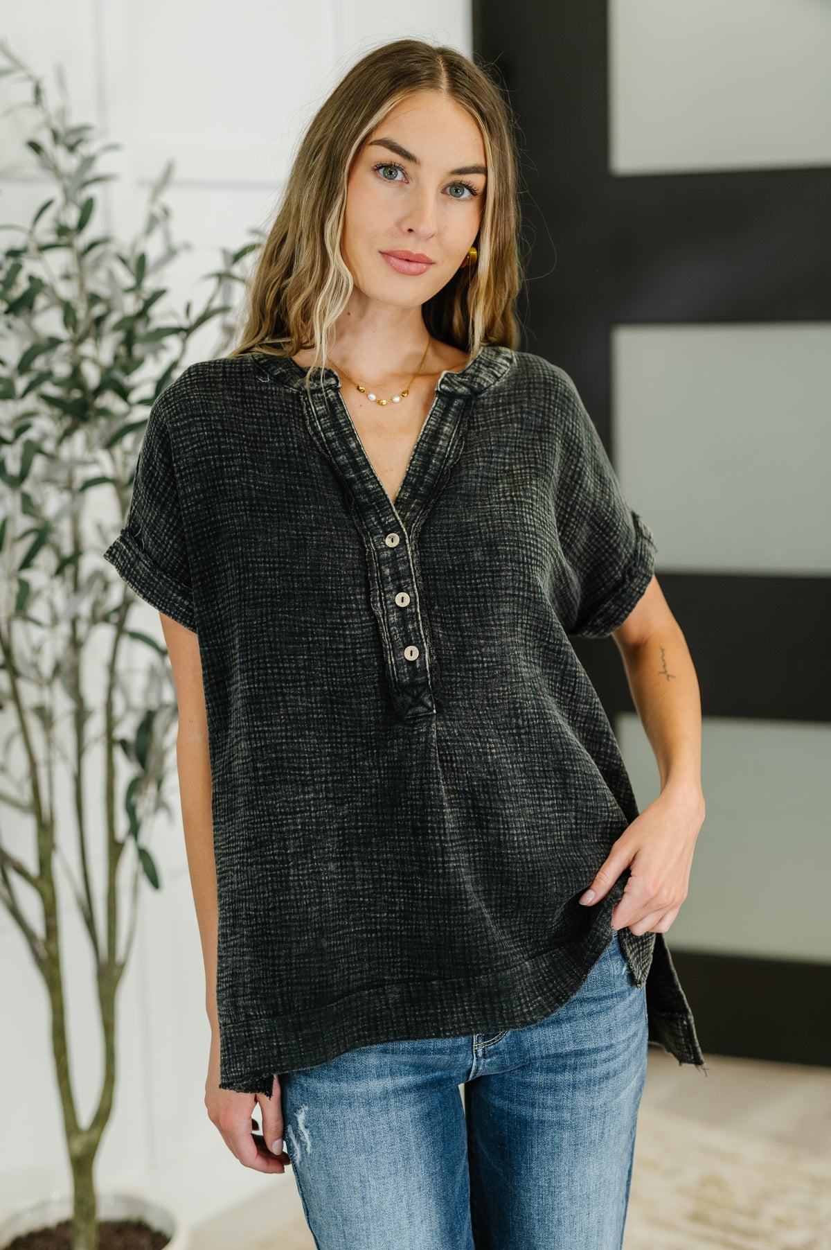 Basic Fade V-Neck Acid Wash Top in Ash Black - 6/4/2025