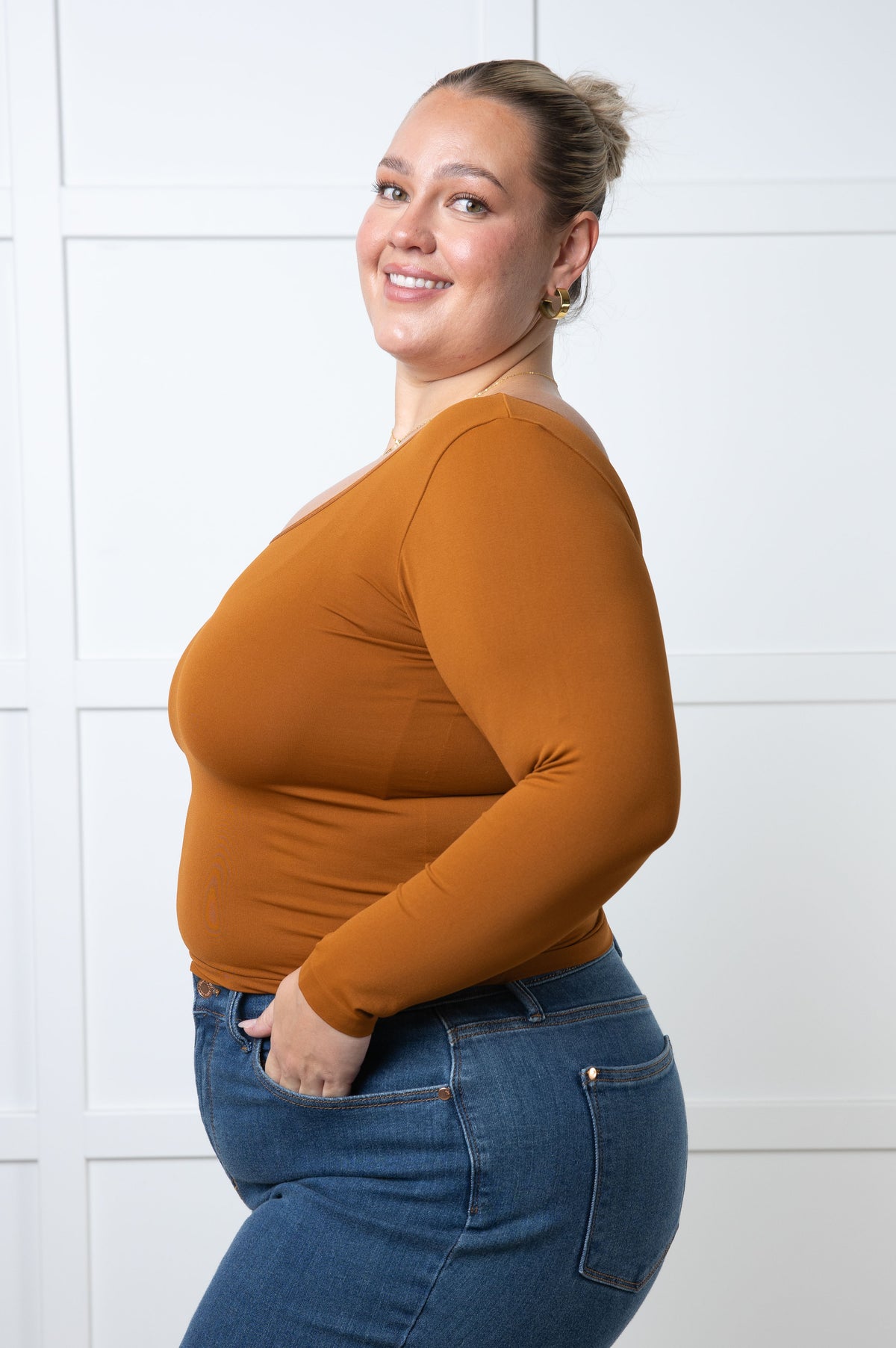 Bring in the Basics Seamless Reversible V-Neck Caramel - 11/6/2024