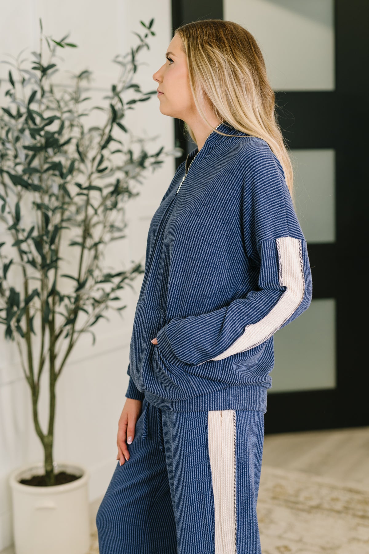 Certified Chiller Contrast Stripe Hoodie in Navy - 9/5/2025