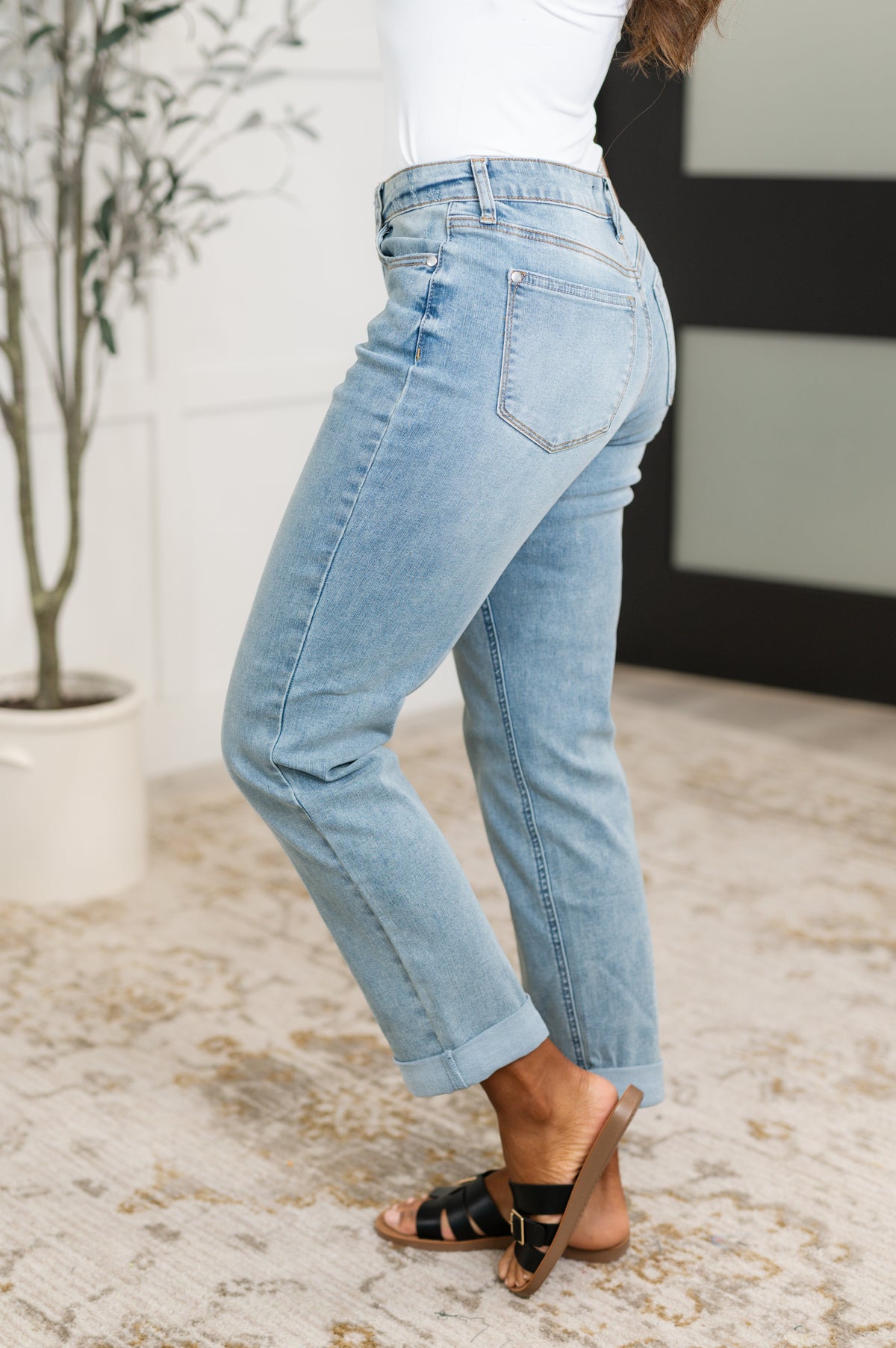 Cheyenne V-Front Cool Denim Boyfriend Jeans - 5/7/2025