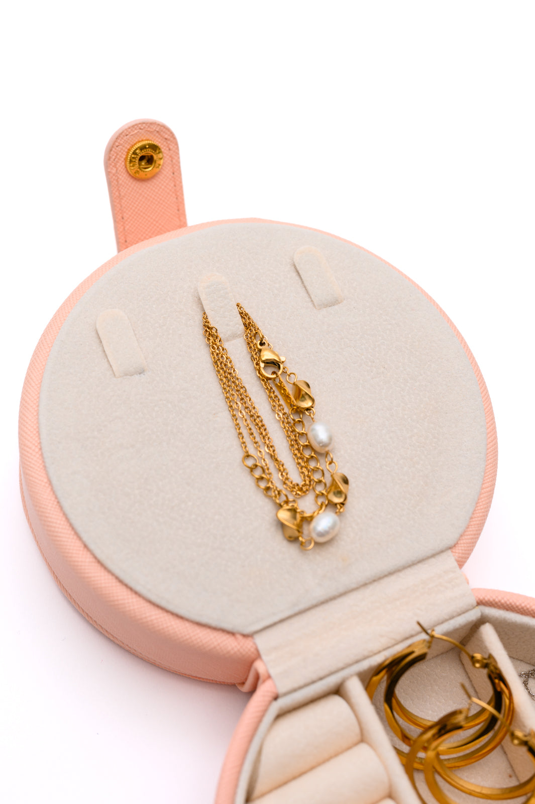 Circular Travel Jewelry Case in Pink - 11/22/2024