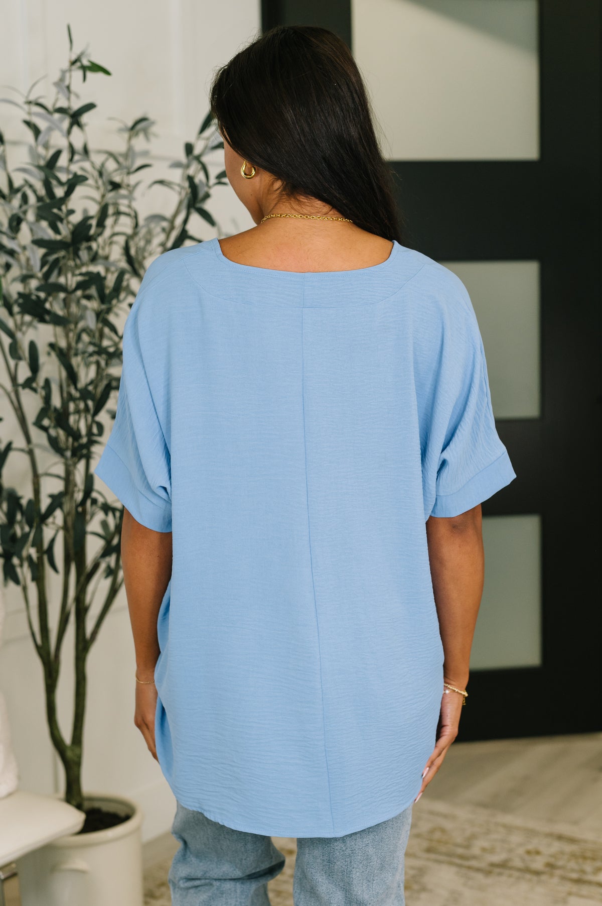 Counter Part Crinkle Woven V-Neck Top in Cornflower Blue - 2/4/2026
