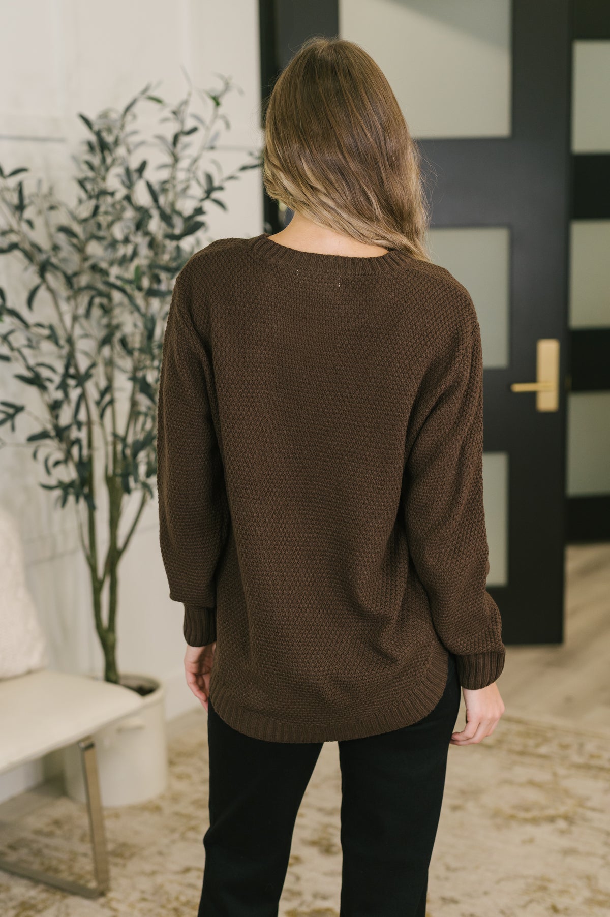 Daily Layer High Low Long Sleeve Waffle Sweater in Chocolate - 11/11/2026