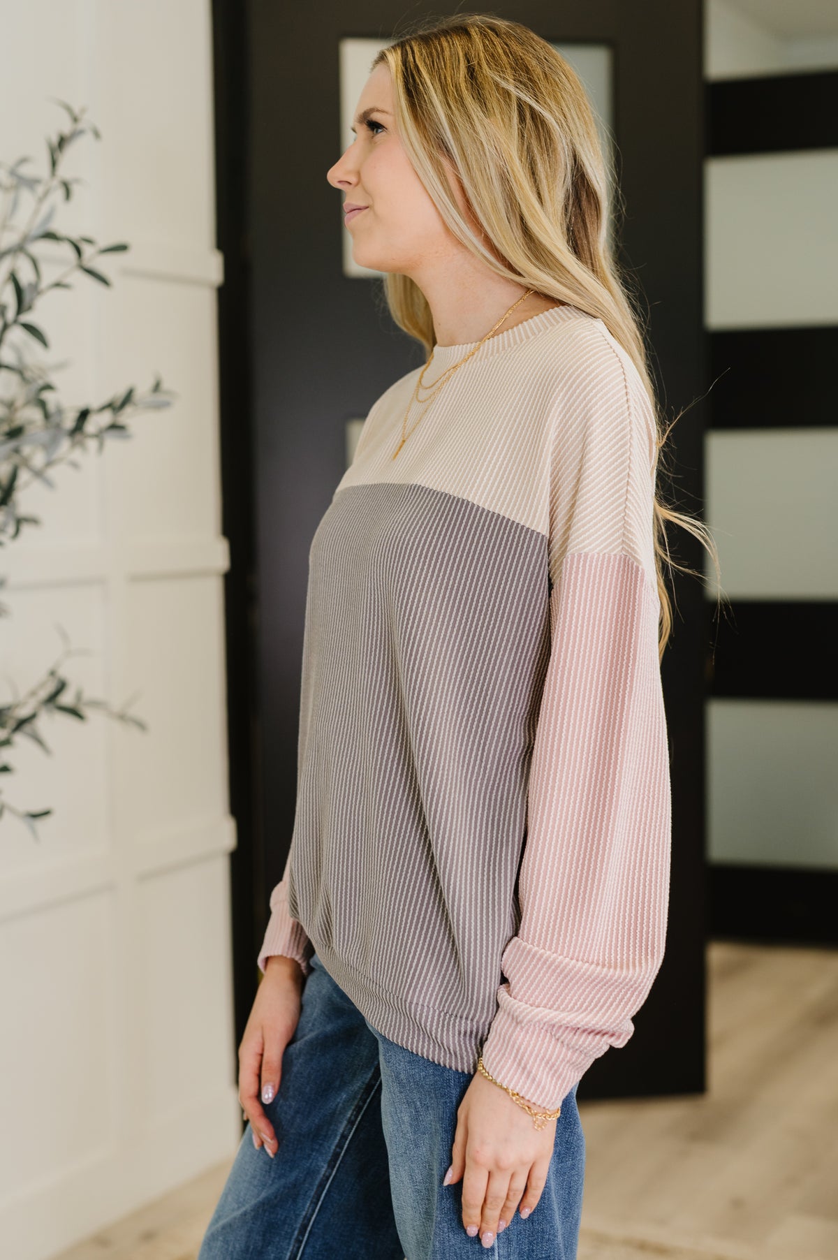 Dual Tones Cable Ribbed Knit Sweater - 9/26/2025