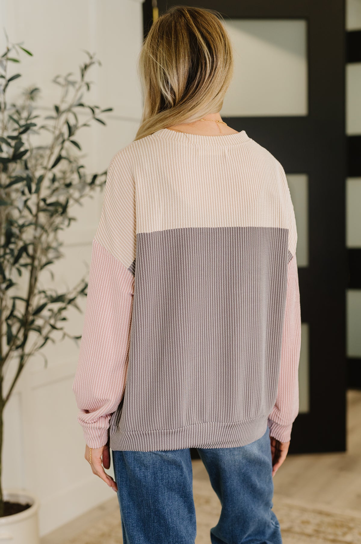 Dual Tones Cable Ribbed Knit Sweater - 9/26/2025