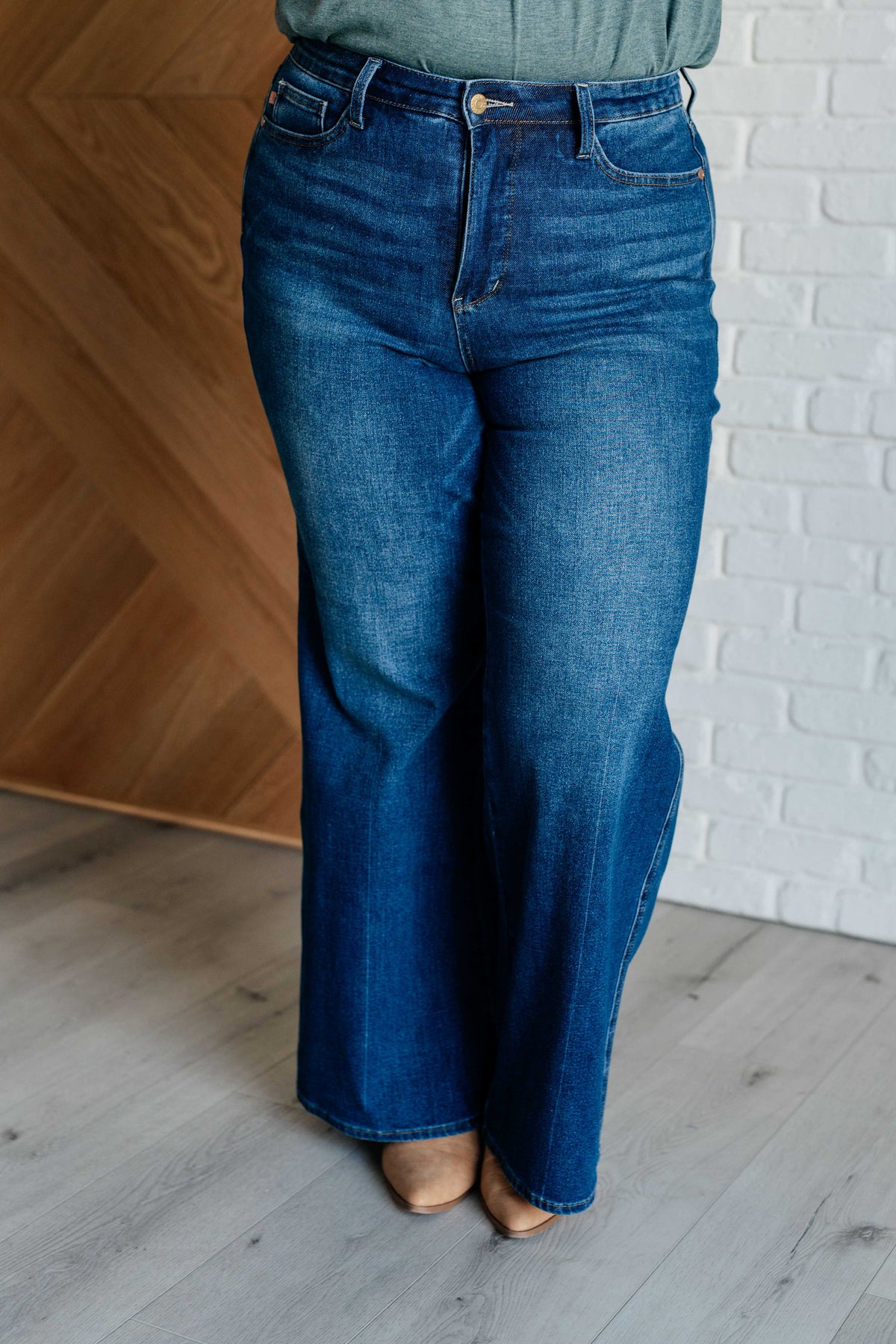 Eliza High Rise Control Top Retro Wide Leg Jeans - 9/25/2024