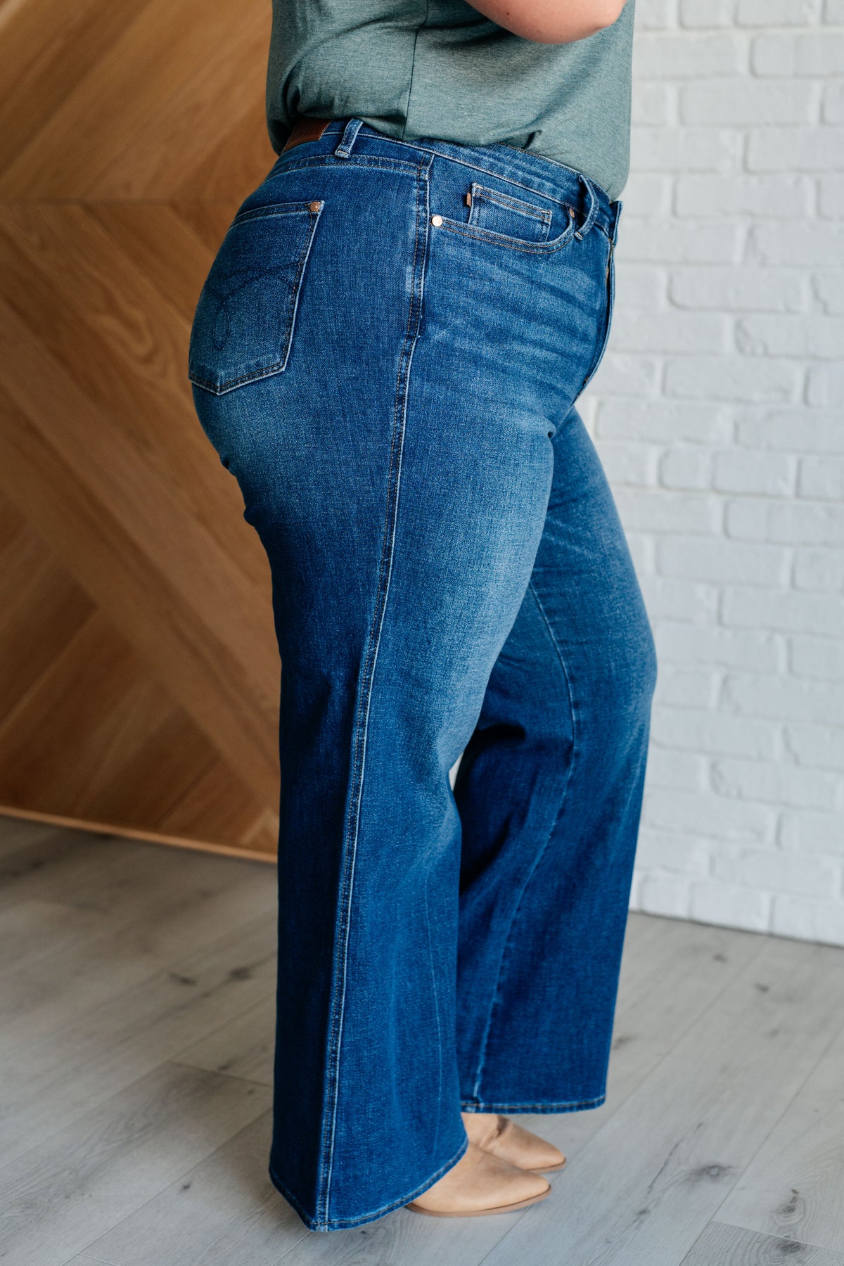 Eliza High Rise Control Top Retro Wide Leg Jeans - 9/25/2024