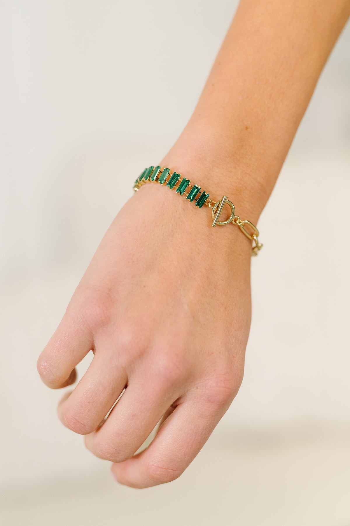 Esmeralda Toggle Bracelet in Green - 1/30/2026