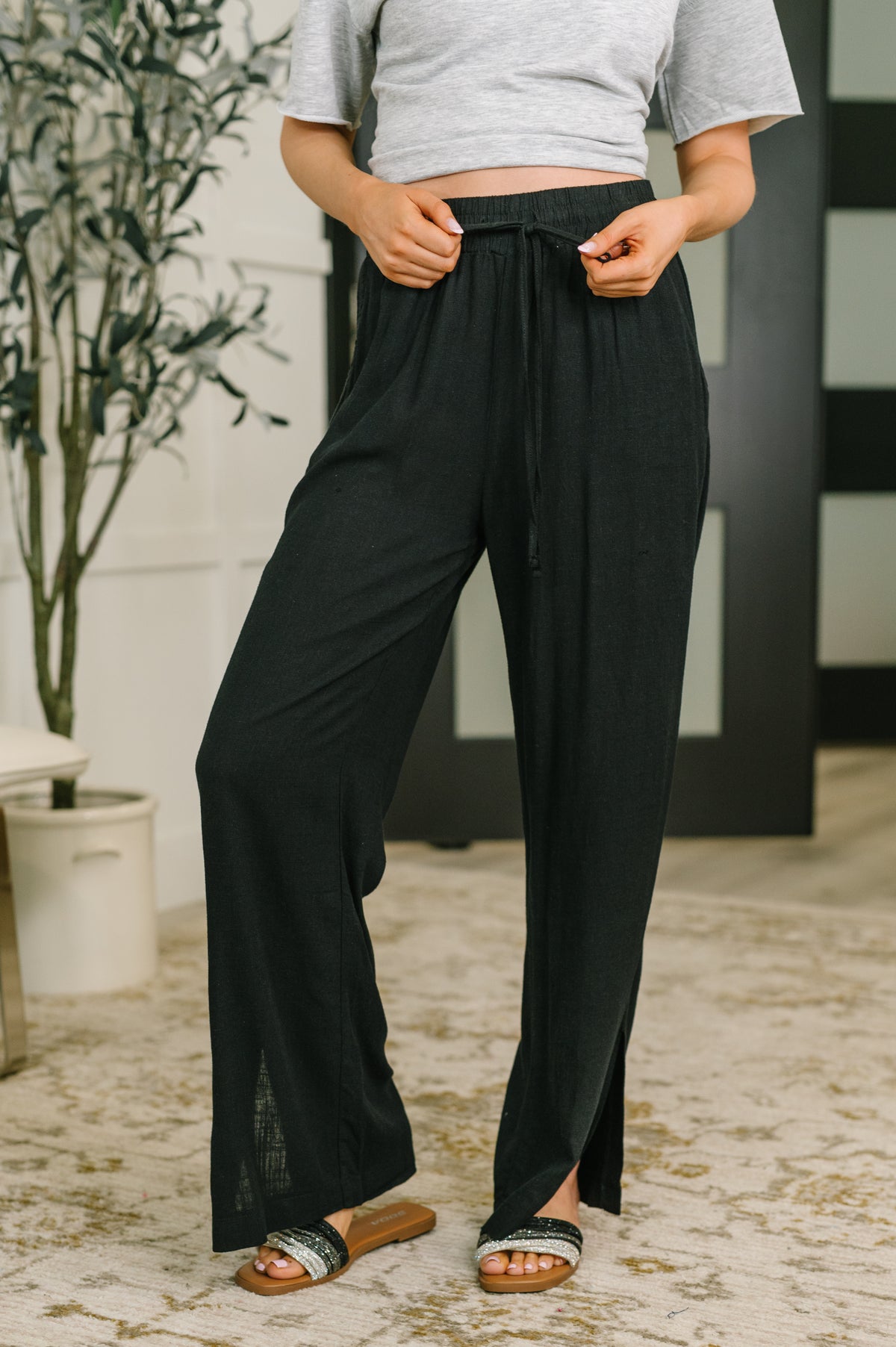 Essential Feeling Straight Leg Lounge Pants in Light in Black - 8/5/2026