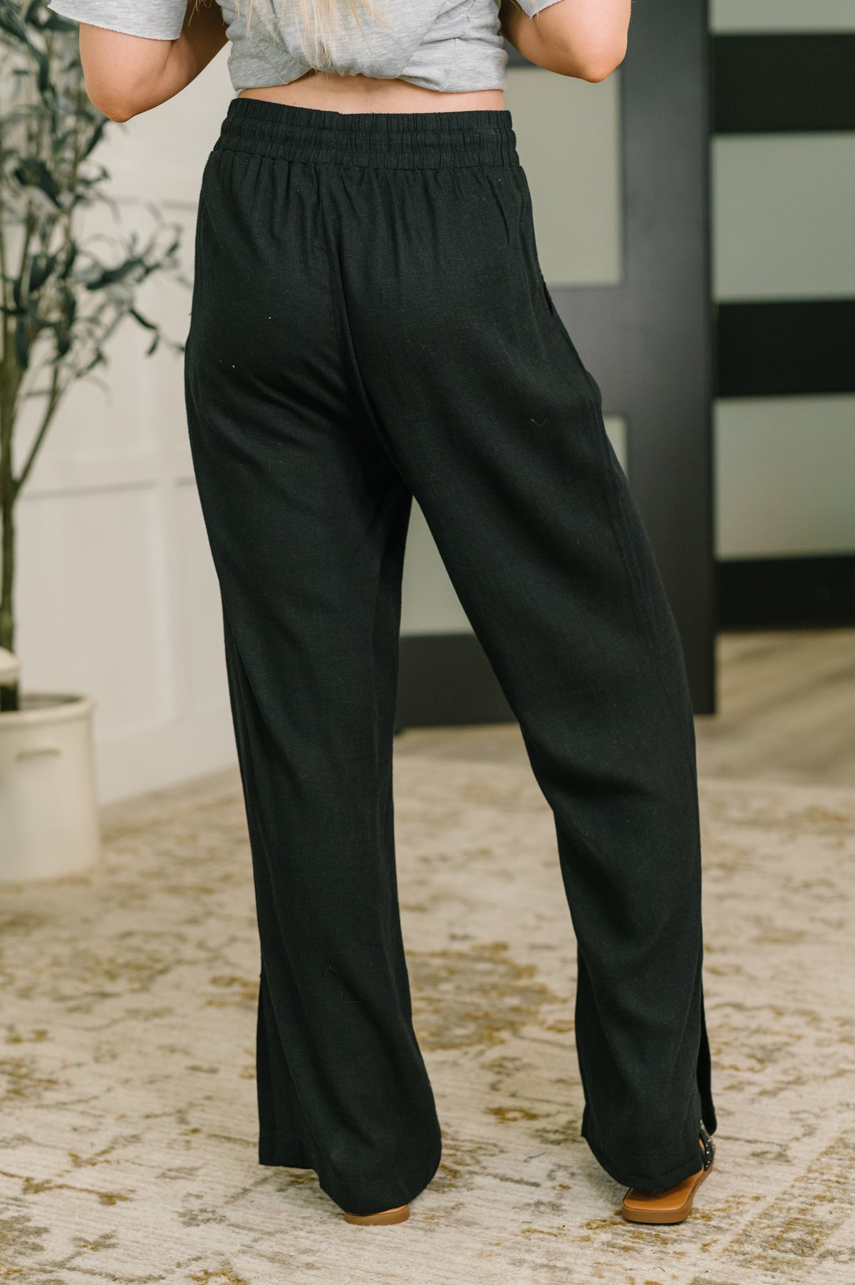 Essential Feeling Straight Leg Lounge Pants in Light in Black - 8/5/2026