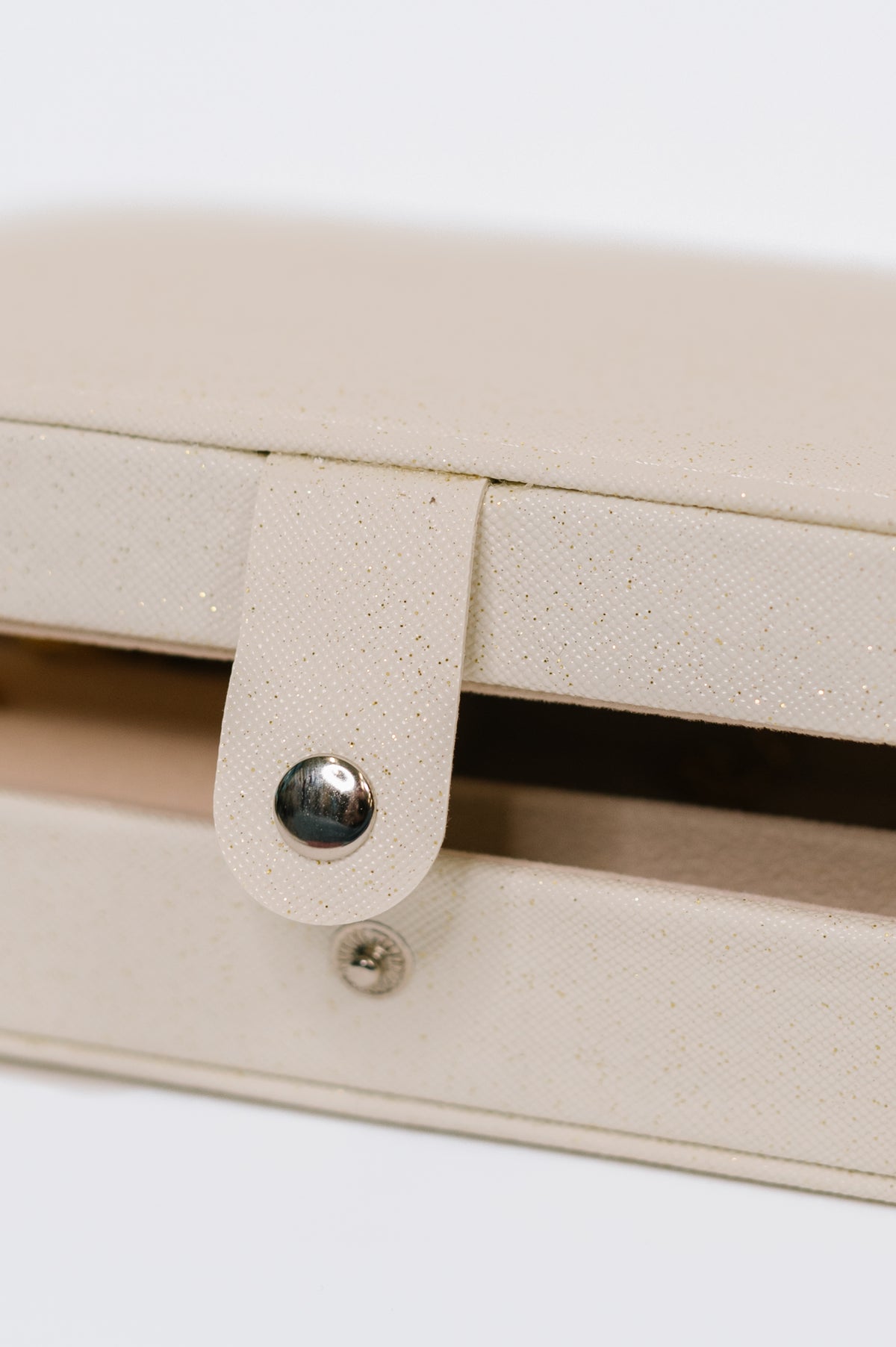 Everywhere In Between Jewelry Organizer - 11/21/2025